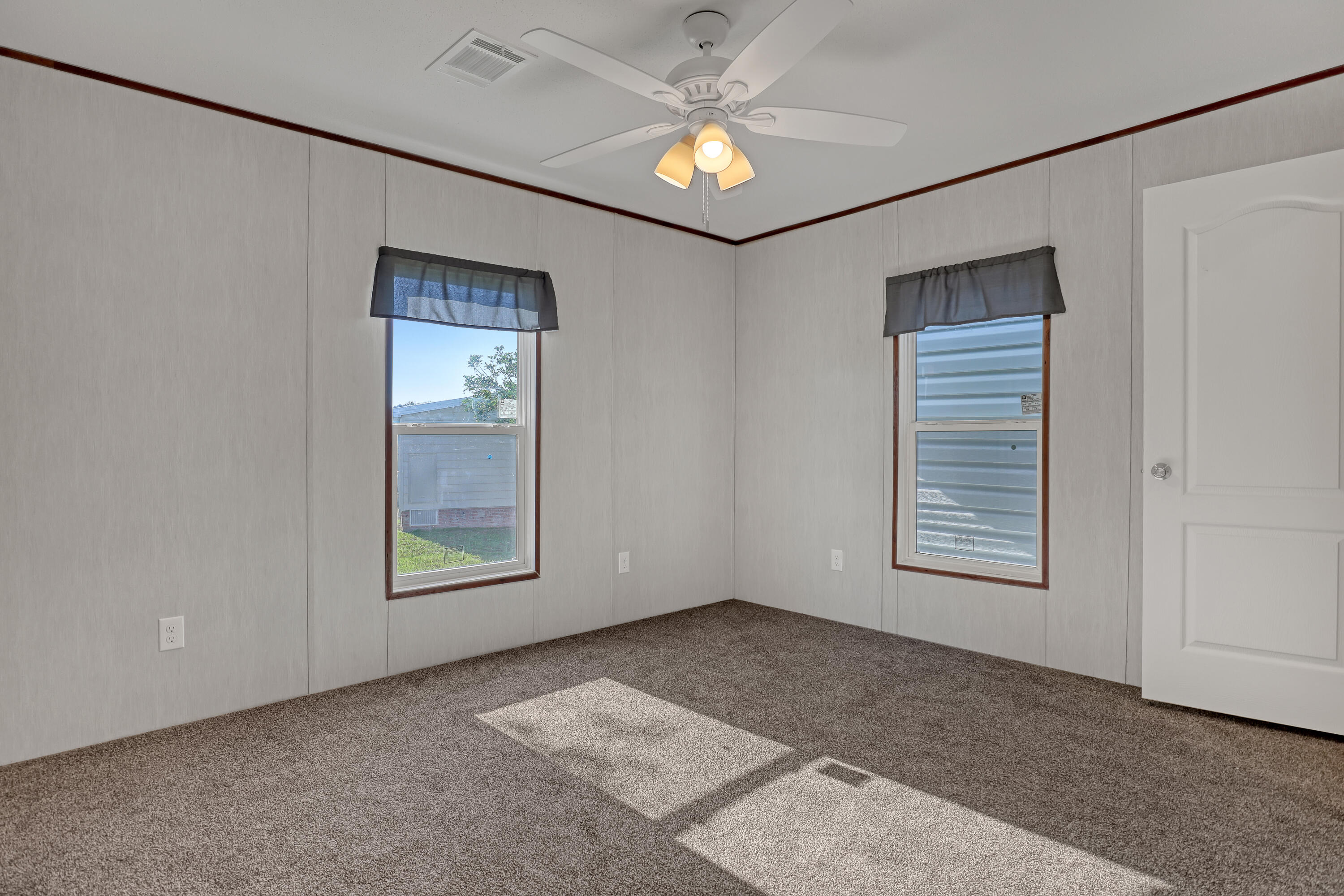 1479 Barefoot Circle Property Photo 31