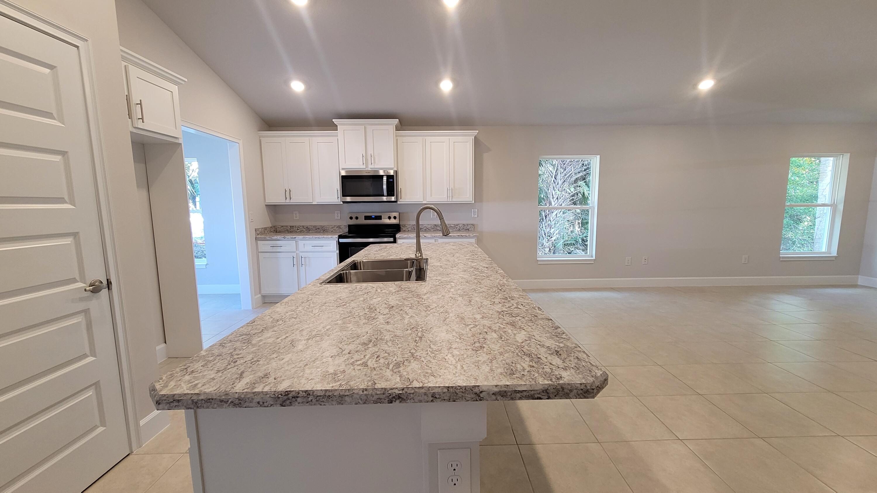 8844 Waterstone Boulevard Property Photo 4