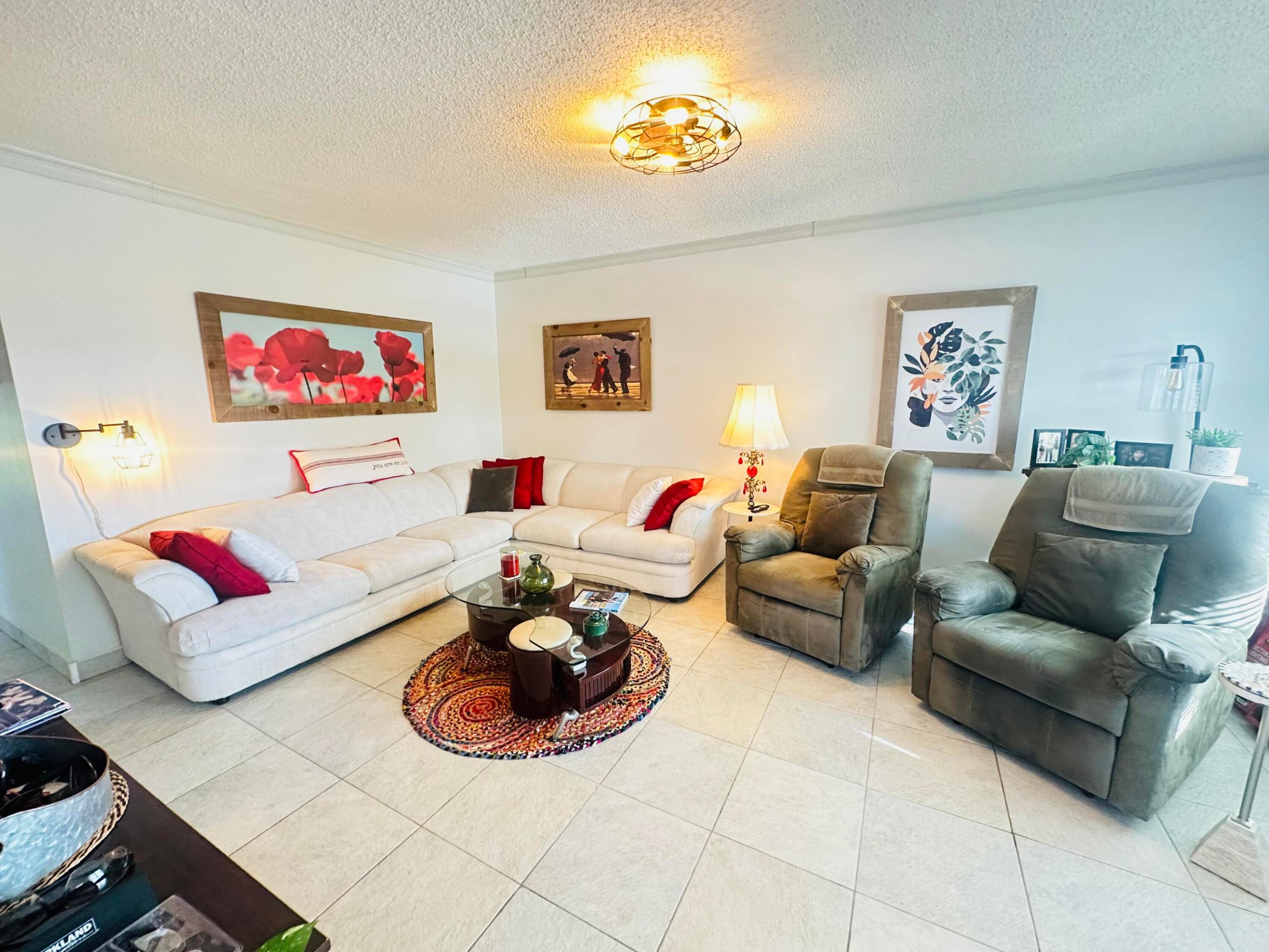 200 Ventnor L Property Photo 2