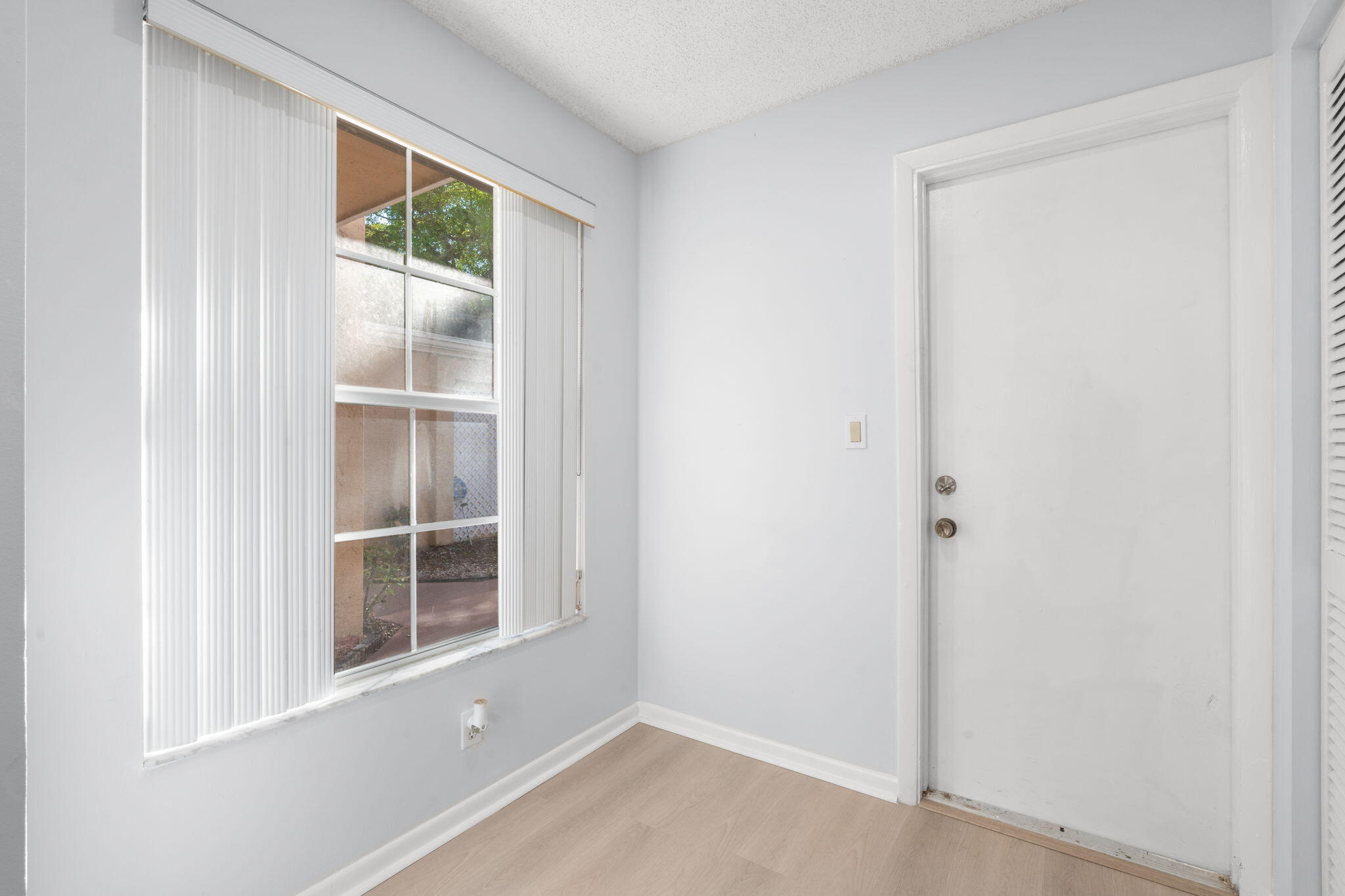 7107 Woodmont Way Property Photo 10
