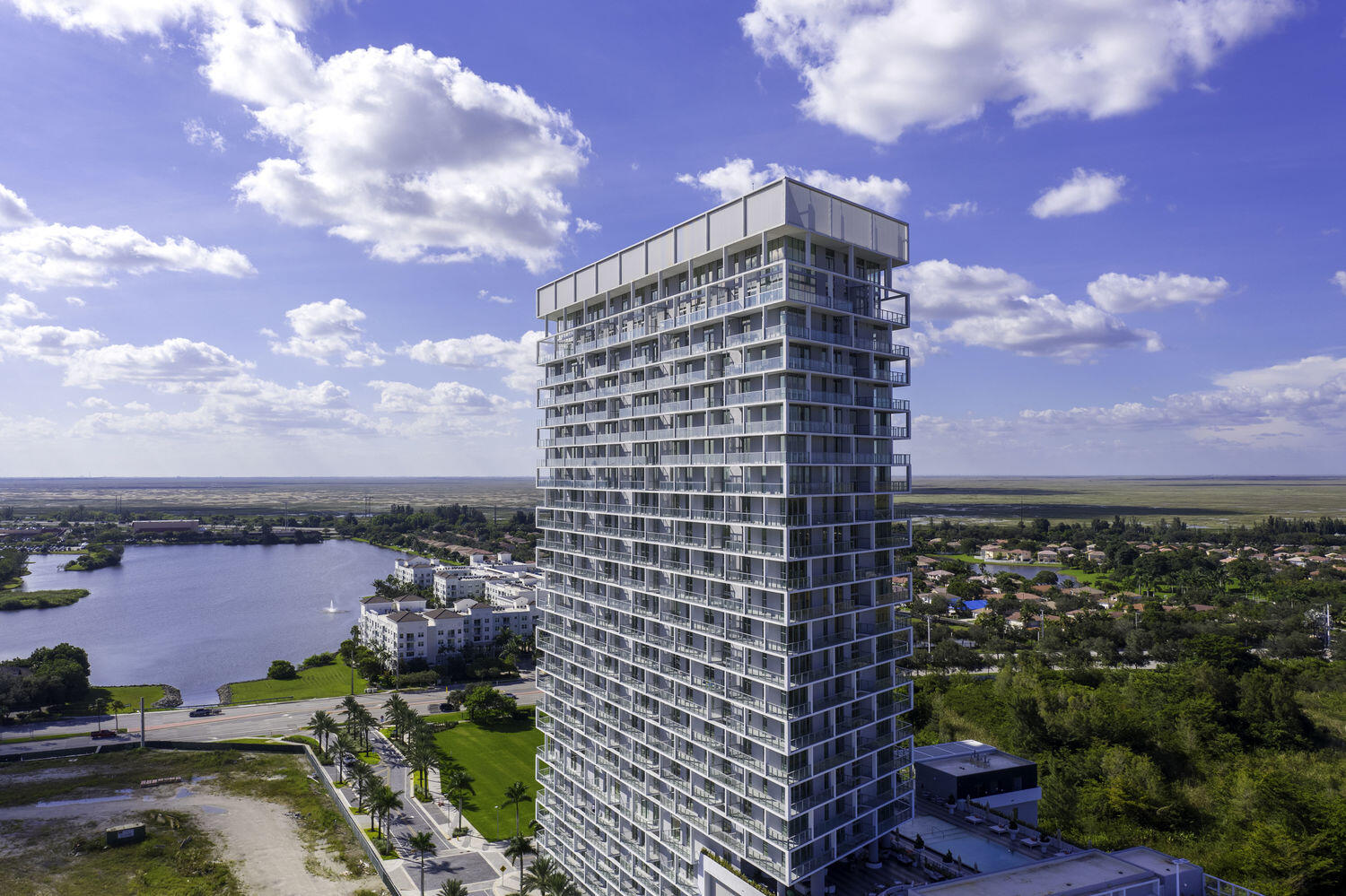 2000 Metropica Way 2107 Property Photo 4