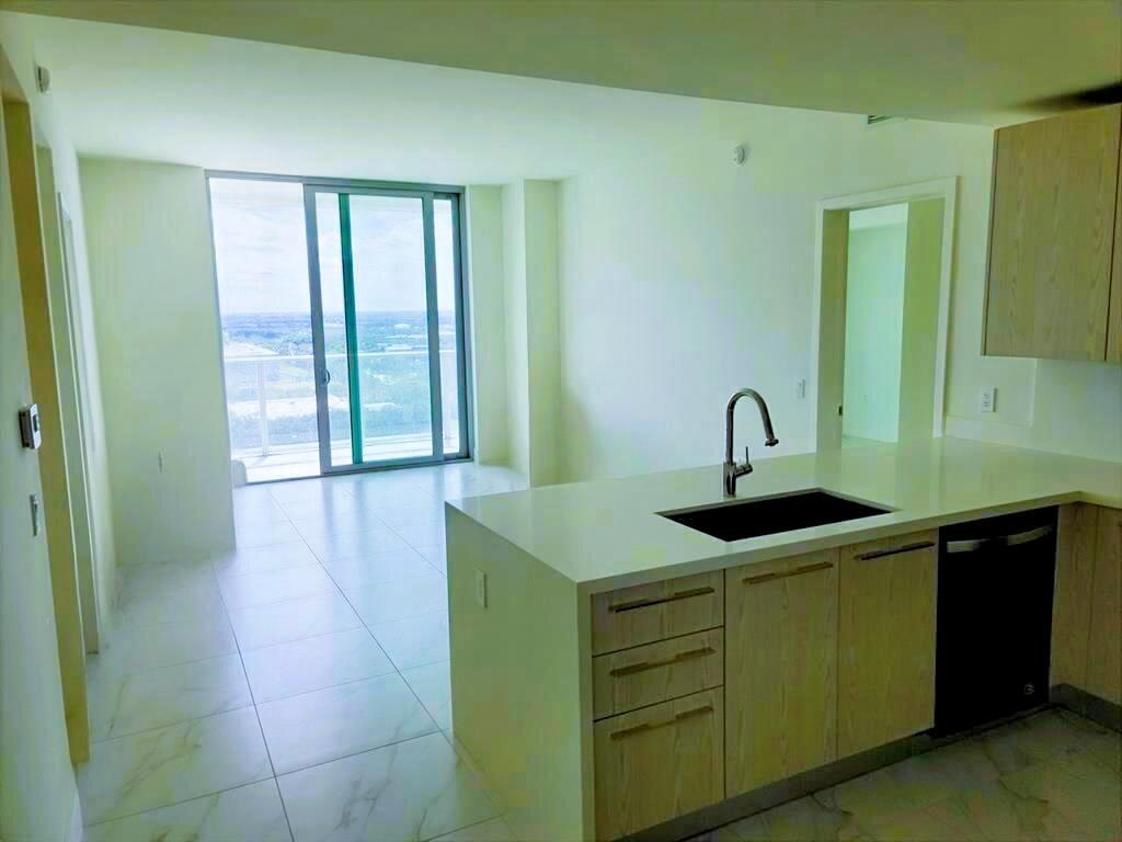 2000 Metropica Way 2107 Property Photo 16