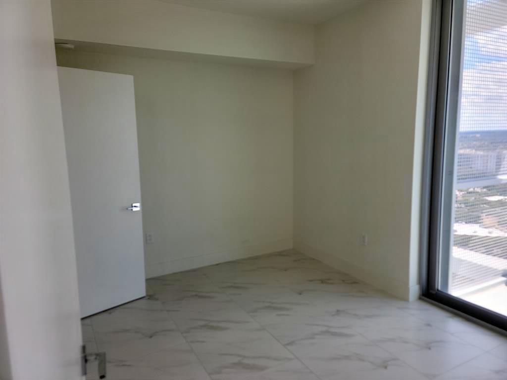 2000 Metropica Way 2107 Property Photo 17
