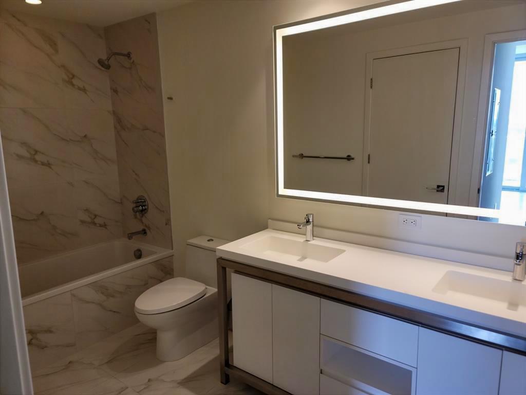 2000 Metropica Way 2107 Property Photo 19