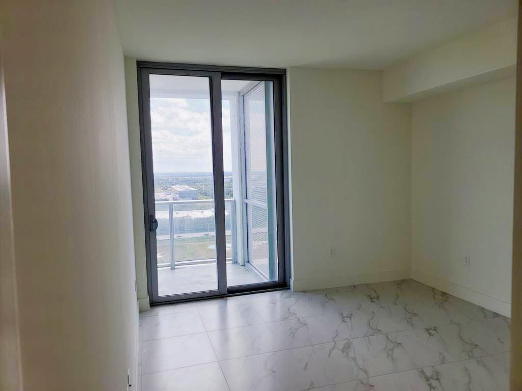 2000 Metropica Way 2107 Property Photo 22