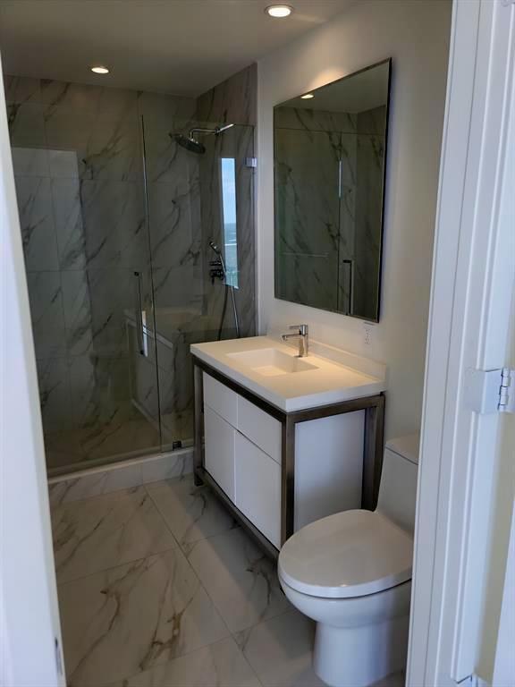 2000 Metropica Way 2107 Property Photo 24