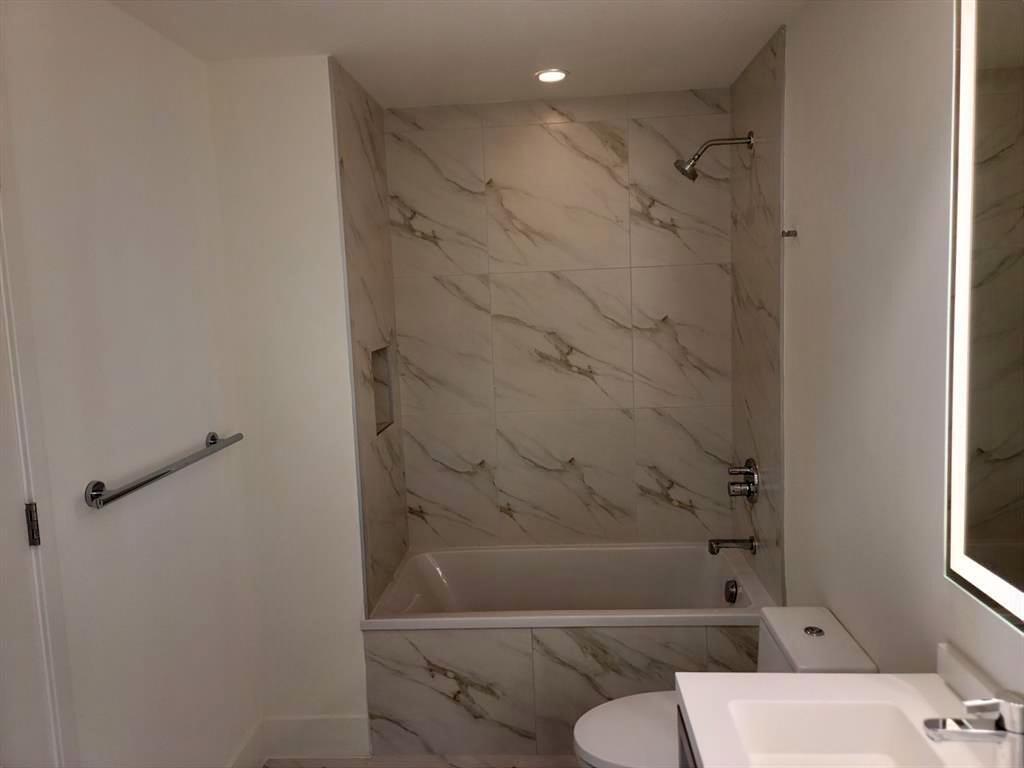 2000 Metropica Way 2107 Property Photo 25