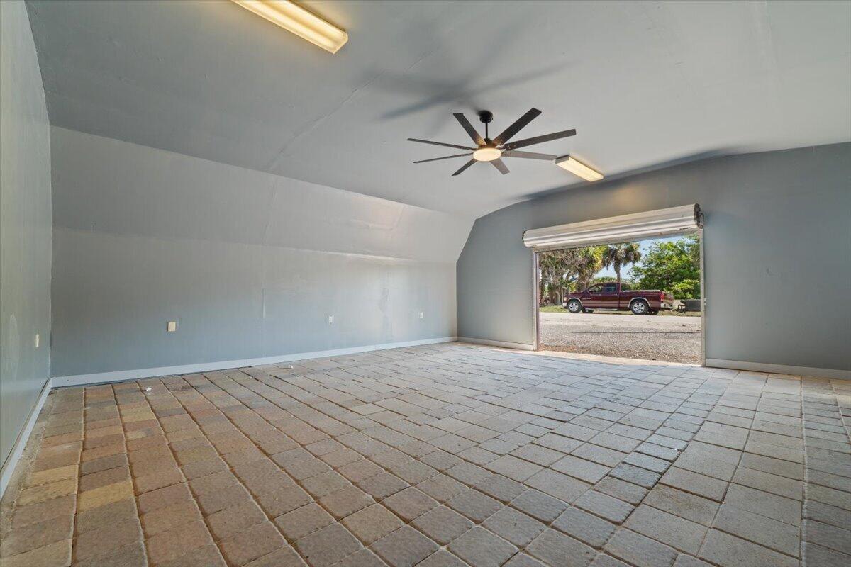 1023 Lee Street Property Photo 14