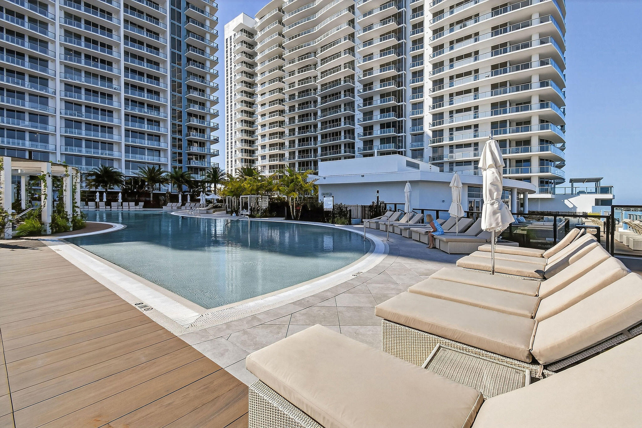 220 Lake Shore Drive 715 Property Photo 60