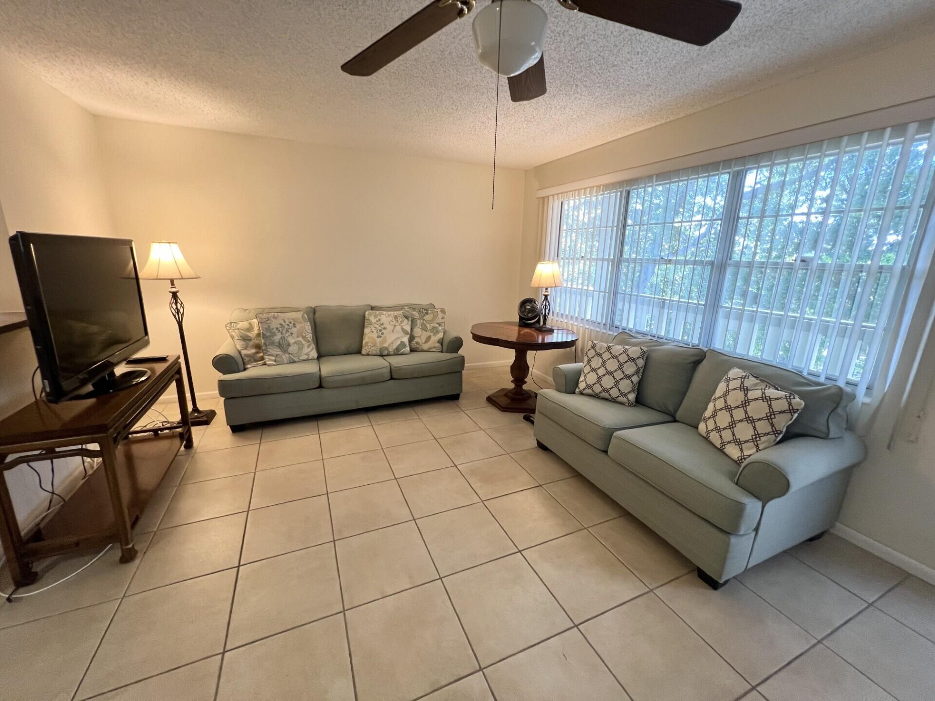 4023 Berkshire B 4023 Property Photo 6