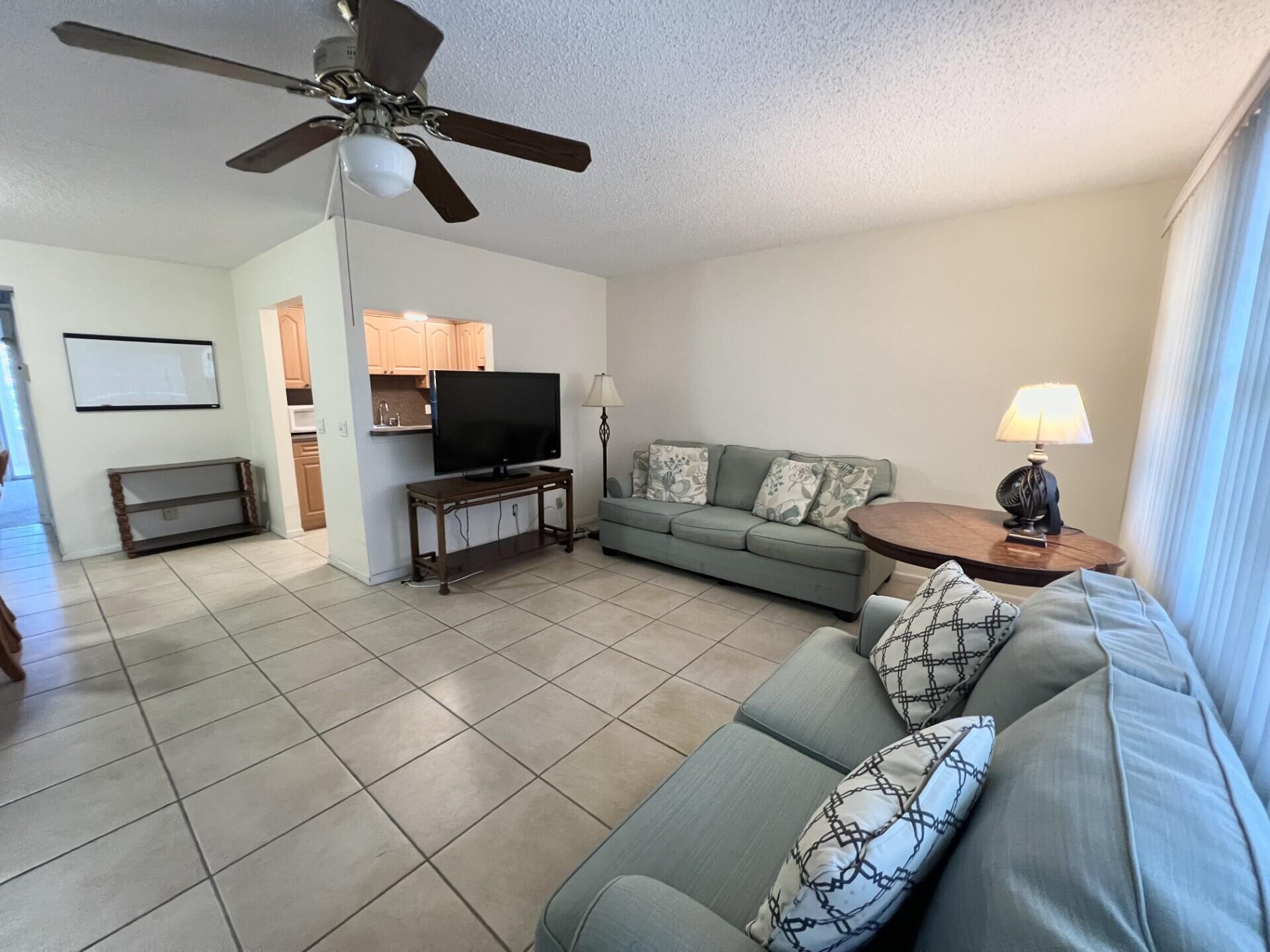 4023 Berkshire B 4023 Property Photo 7