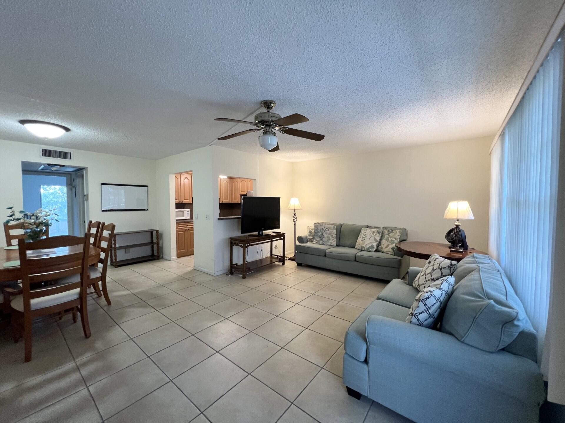 4023 Berkshire B 4023 Property Photo 8