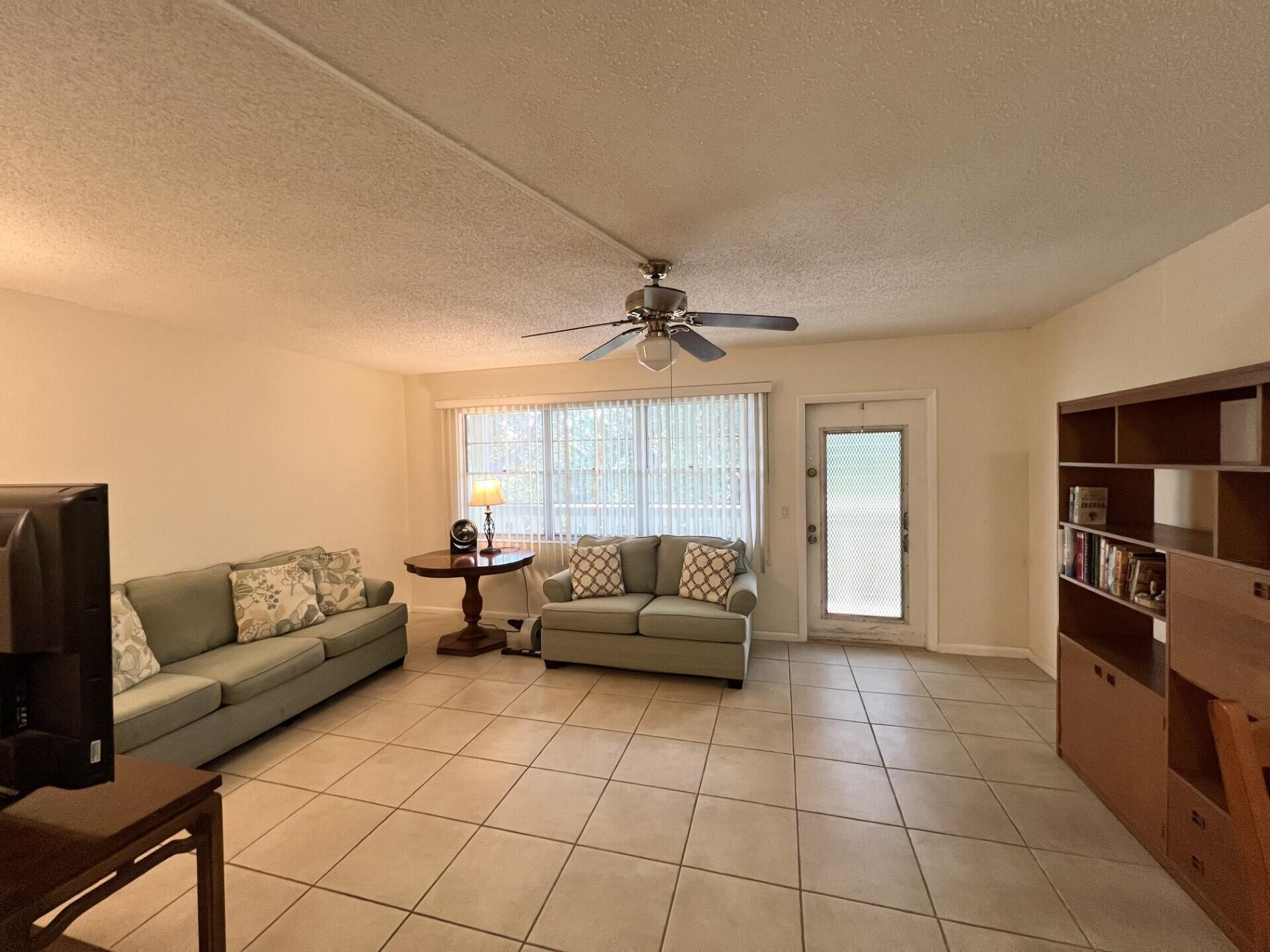 4023 Berkshire B 4023 Property Photo 9