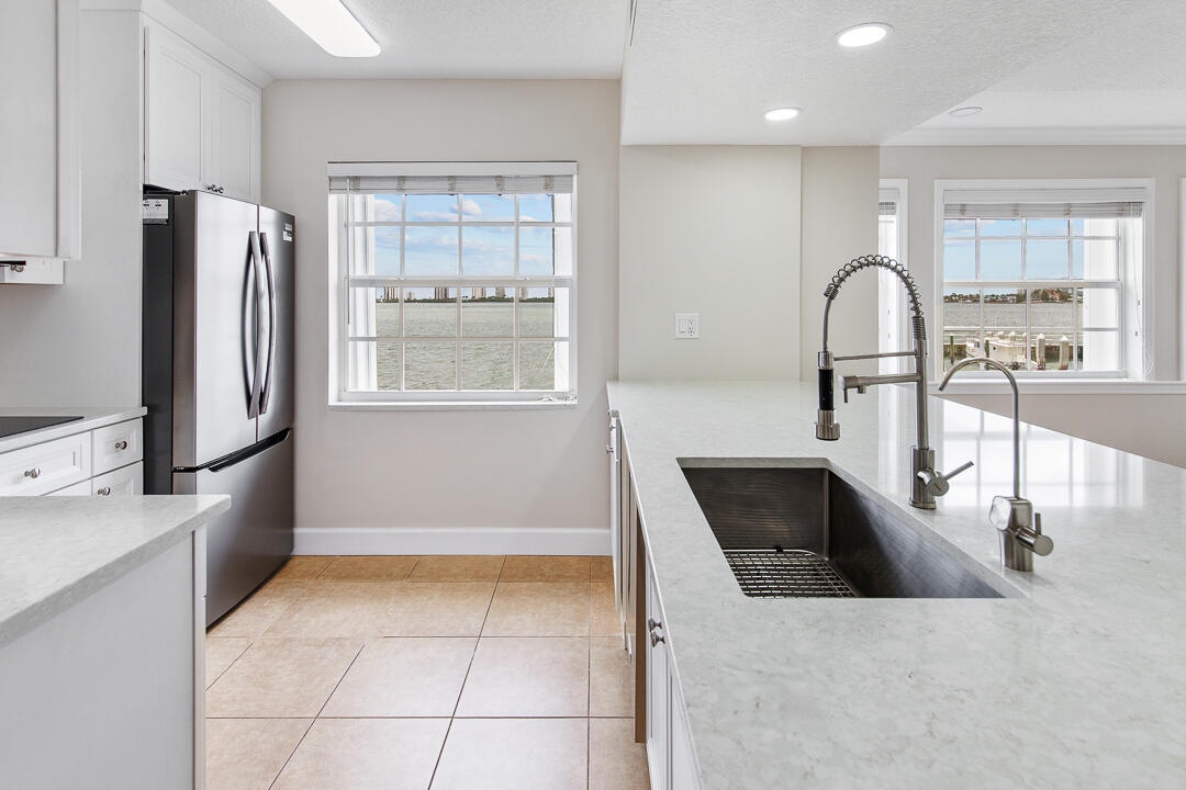 1060 Lake Shore Drive 201 Property Photo 19