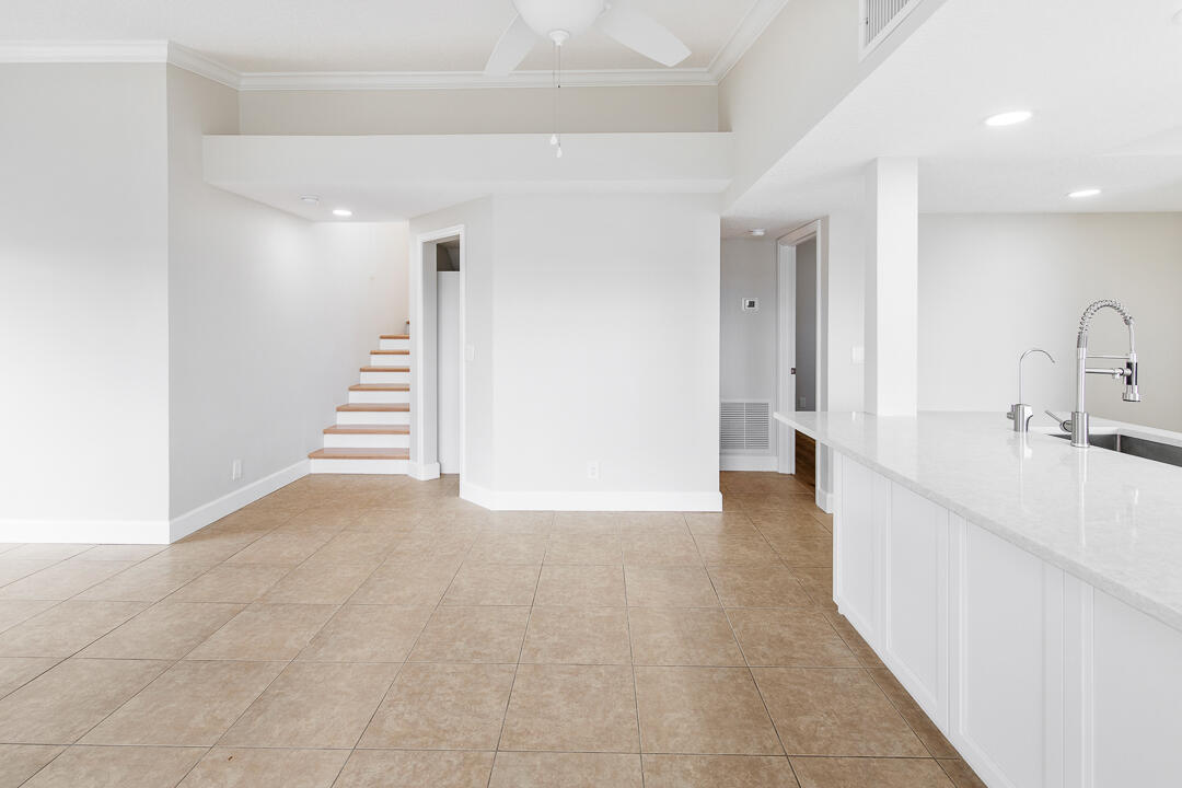 1060 Lake Shore Drive 201 Property Photo 33