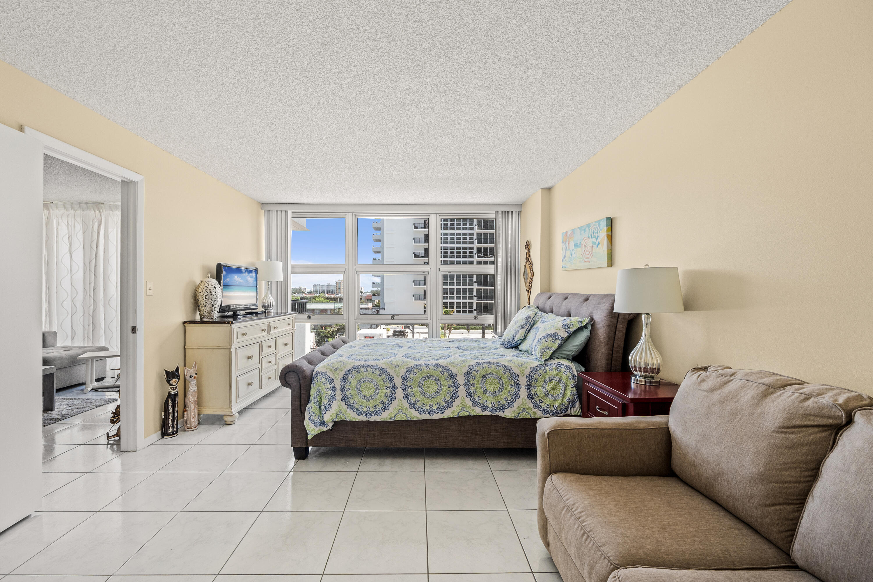 525 N Ocean Boulevard 616 Property Photo 5