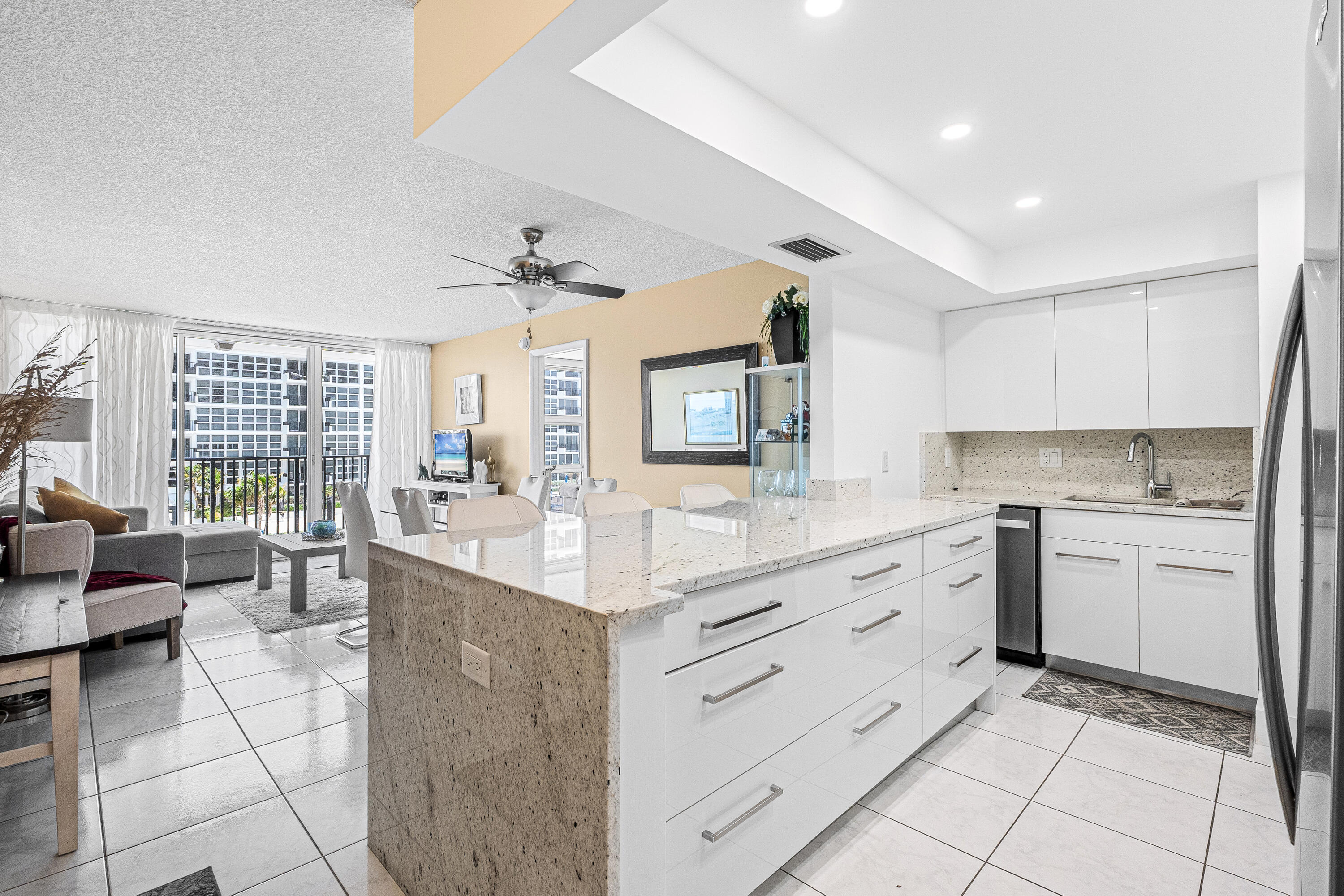 525 N Ocean Boulevard 616 Property Photo 10