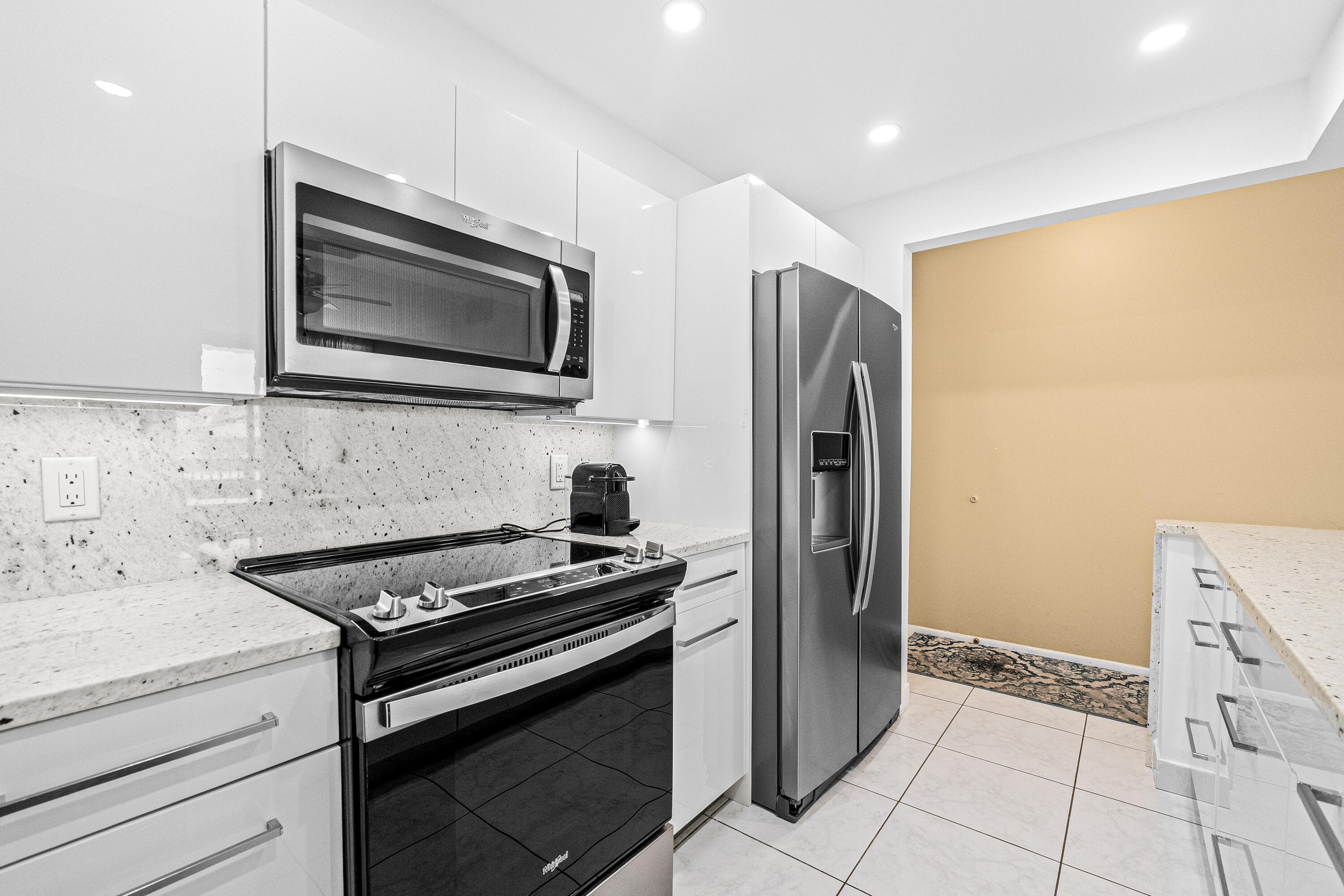 525 N Ocean Boulevard 616 Property Photo 12