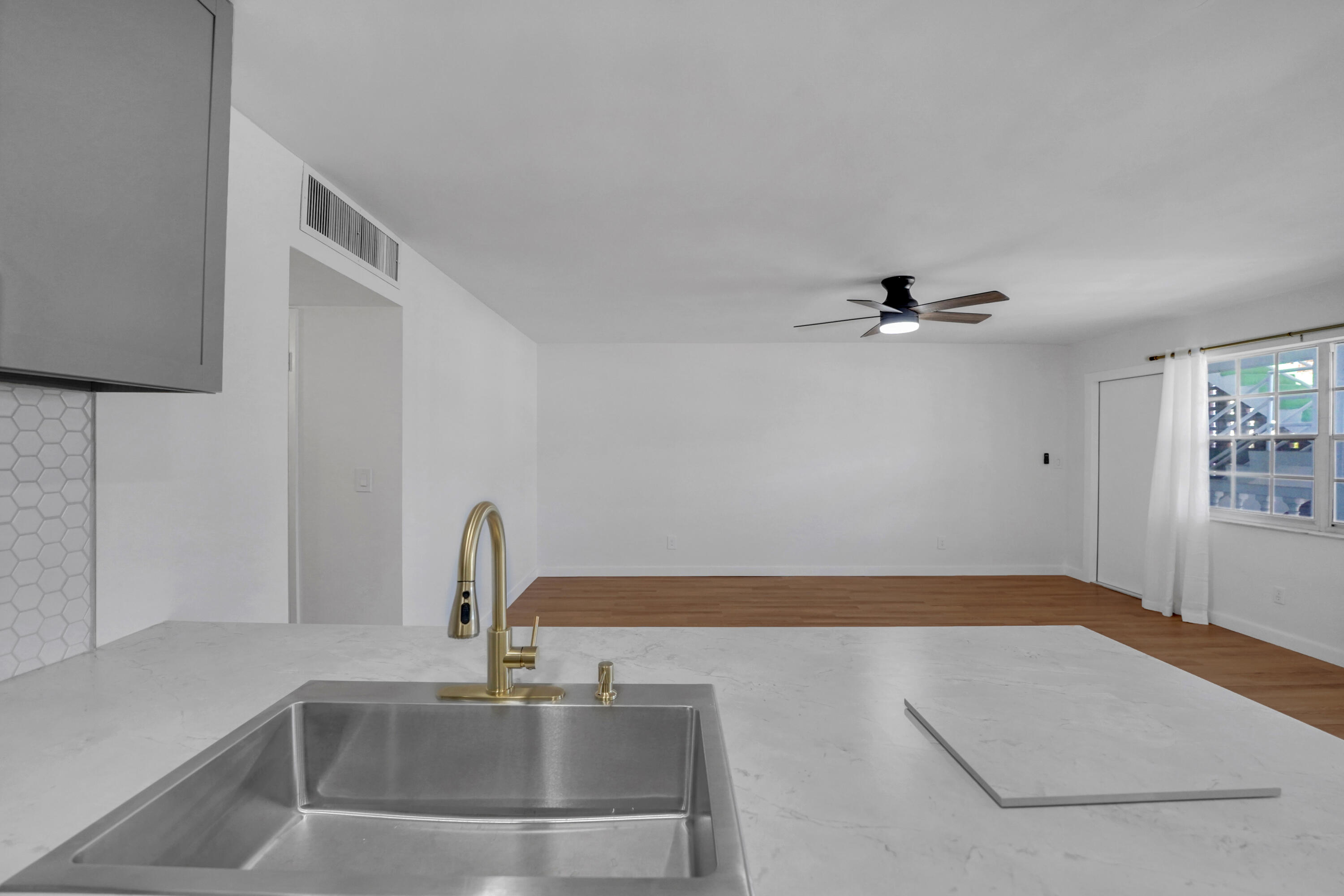 5203 Ne 24th Terrace B207 Property Photo 10