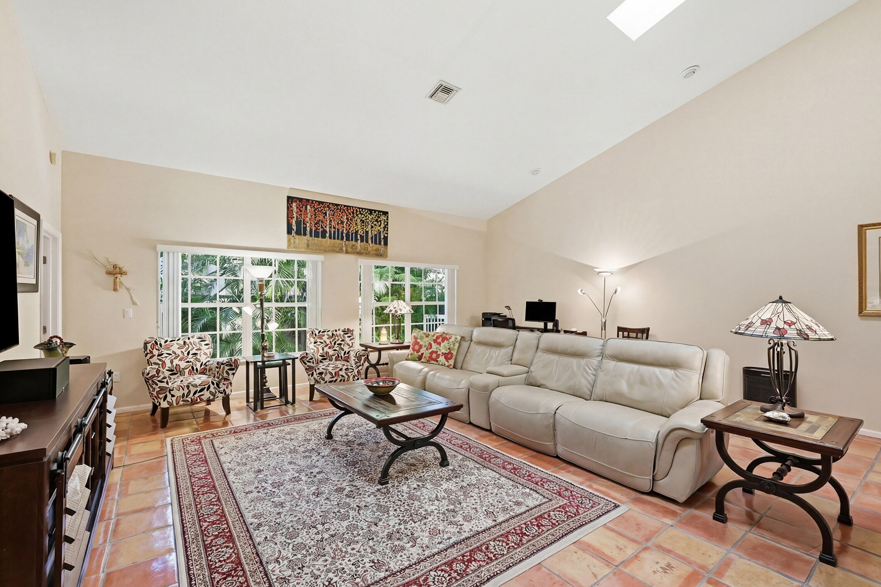 4115 Carriage Drive P2 Property Photo 8