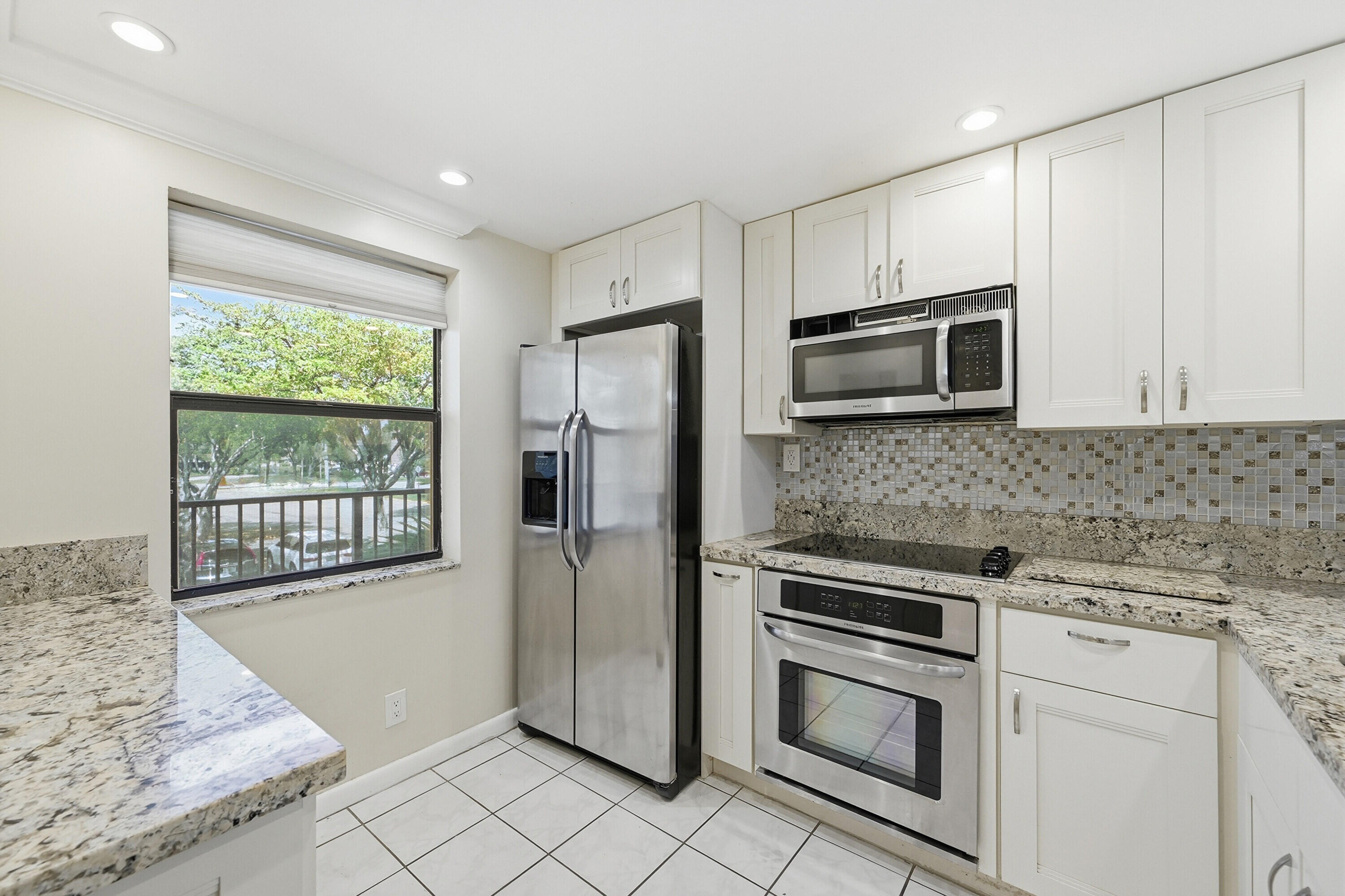 10434 Sunrise Lakes Boulevard 206 Property Photo 24