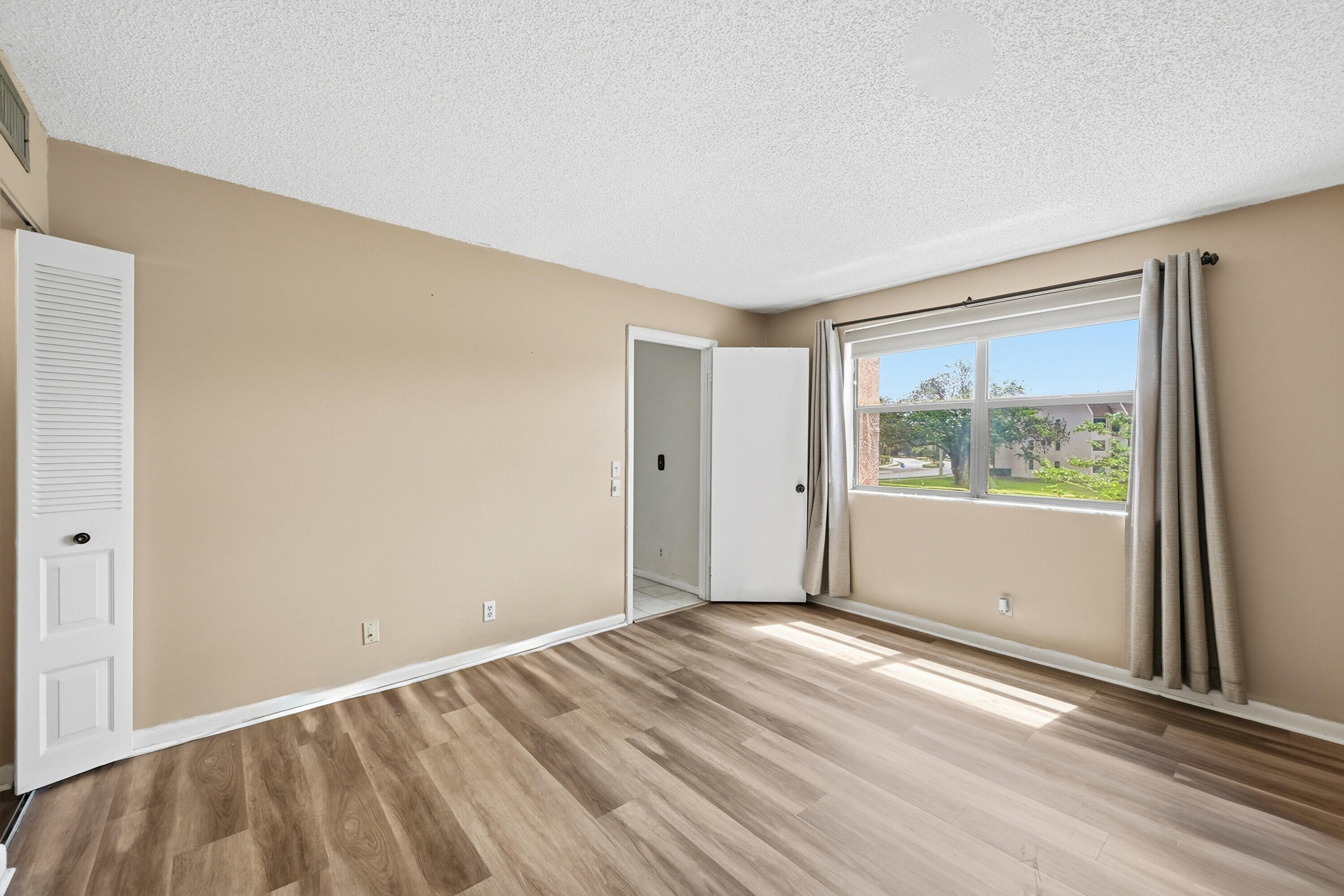 10434 Sunrise Lakes Boulevard 206 Property Photo 28