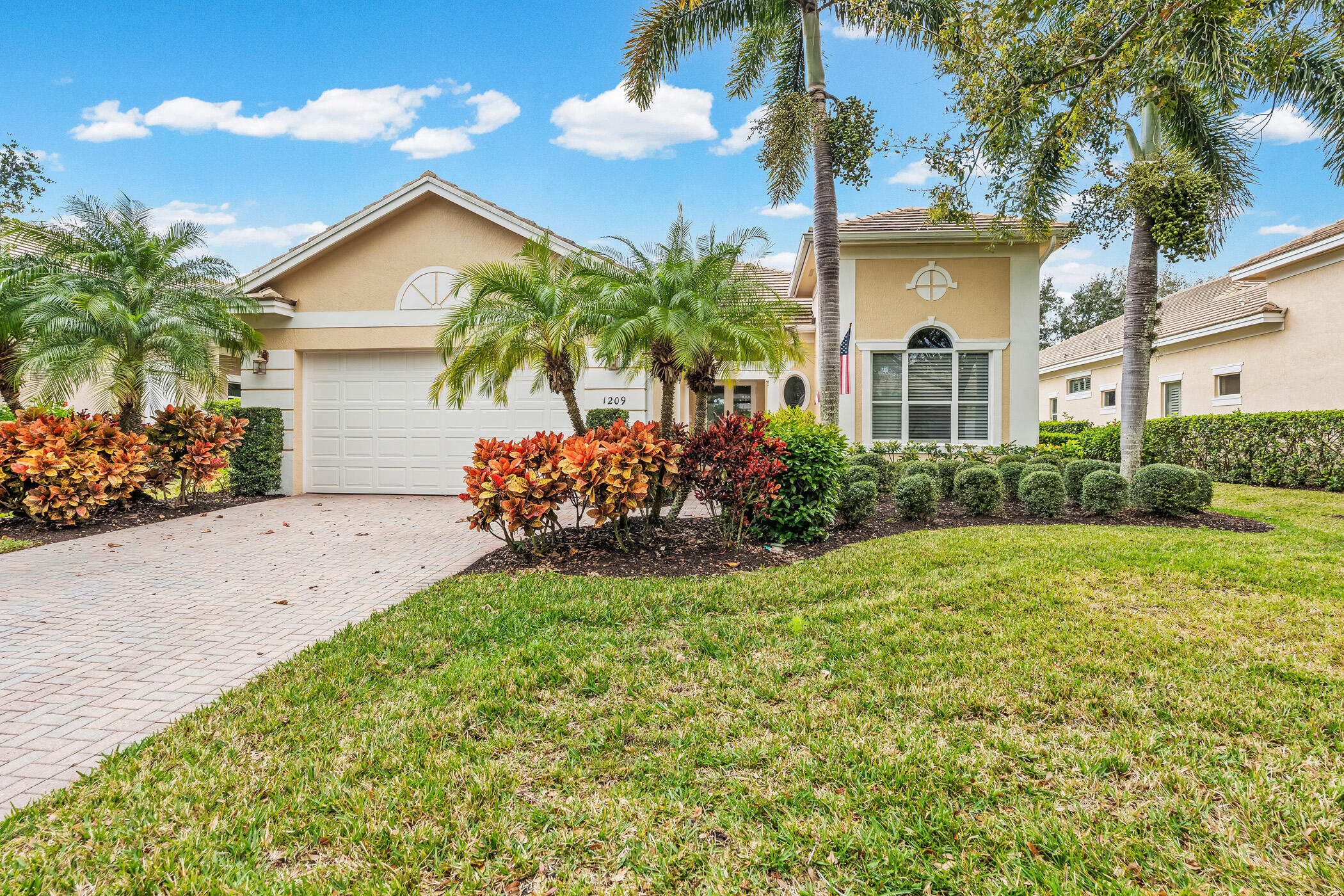 1209 River Wind Circle Property Photo 1