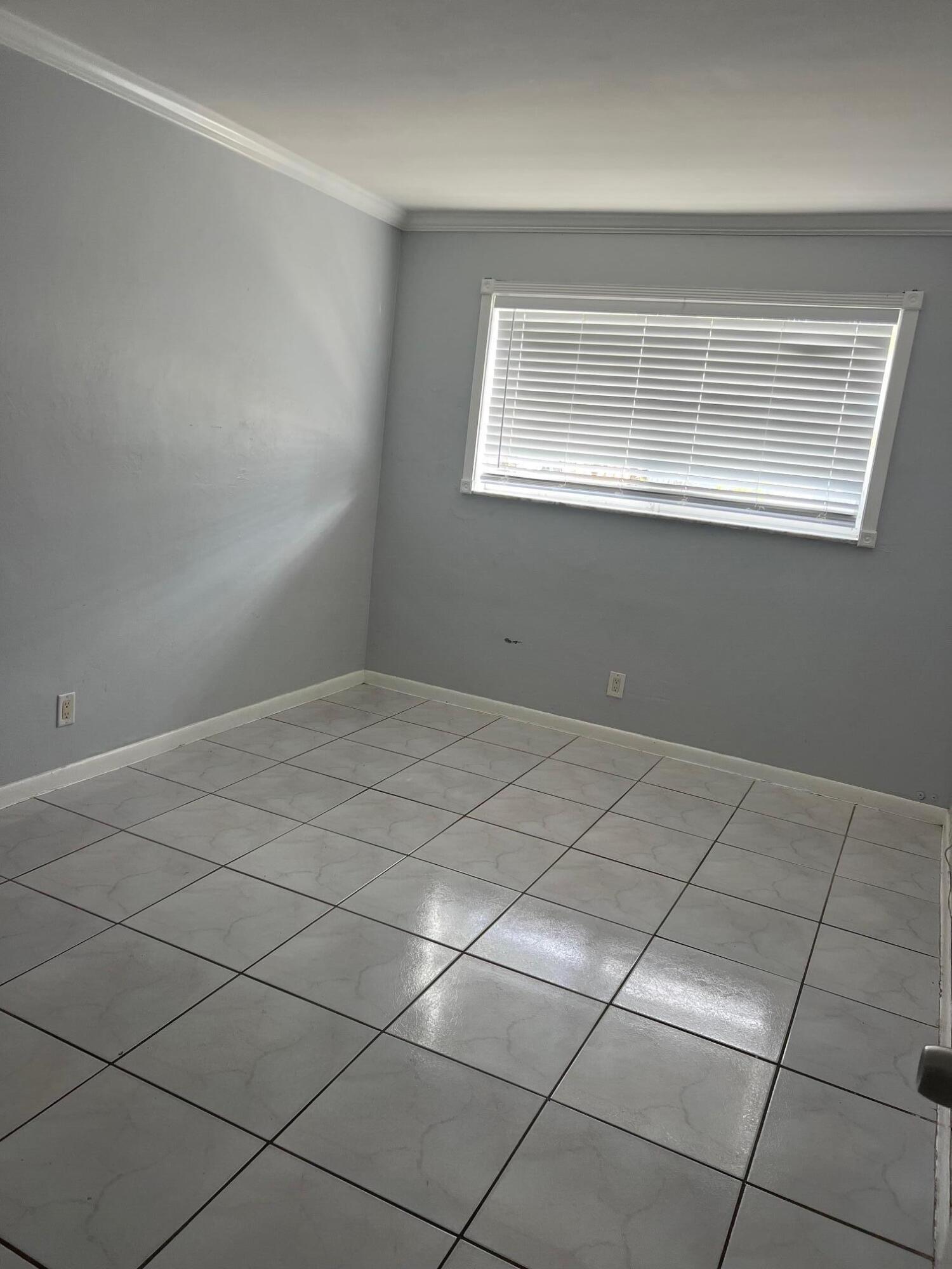 4051 Ne 13th Avenue 61-3 Property Photo 4