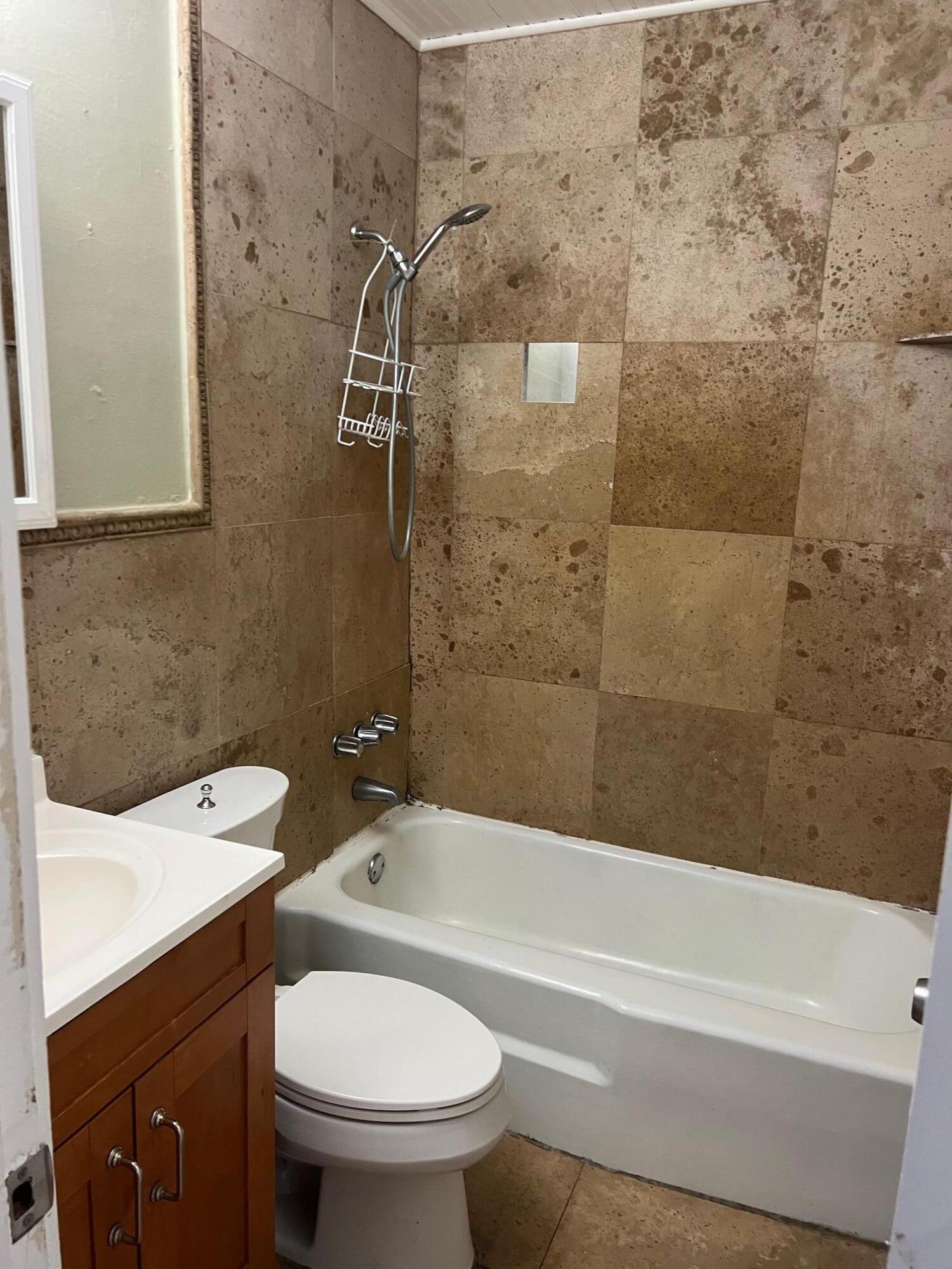 4051 Ne 13th Avenue 61-3 Property Photo 5