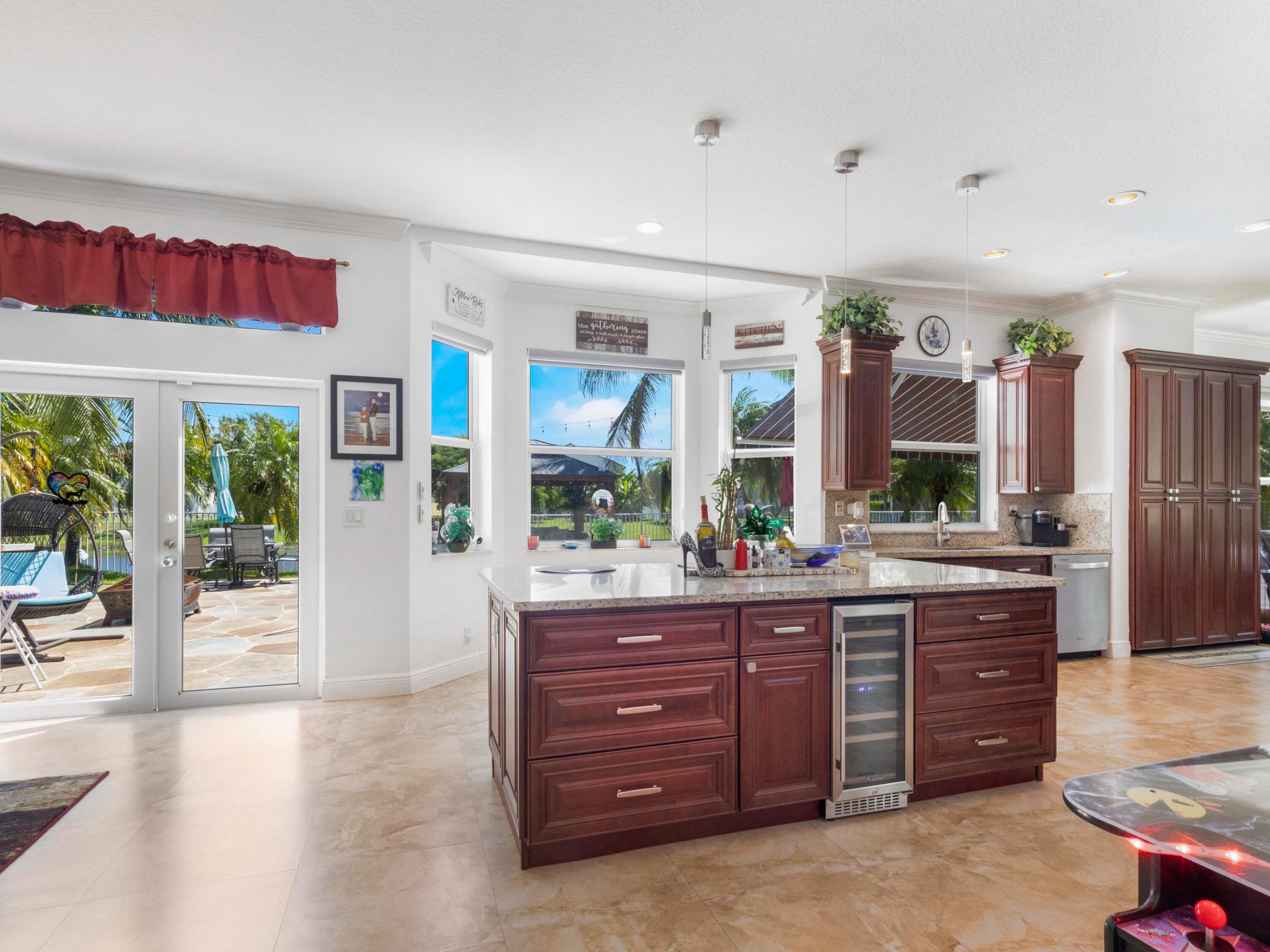 6025 Indian Forest Circle Property Photo 8