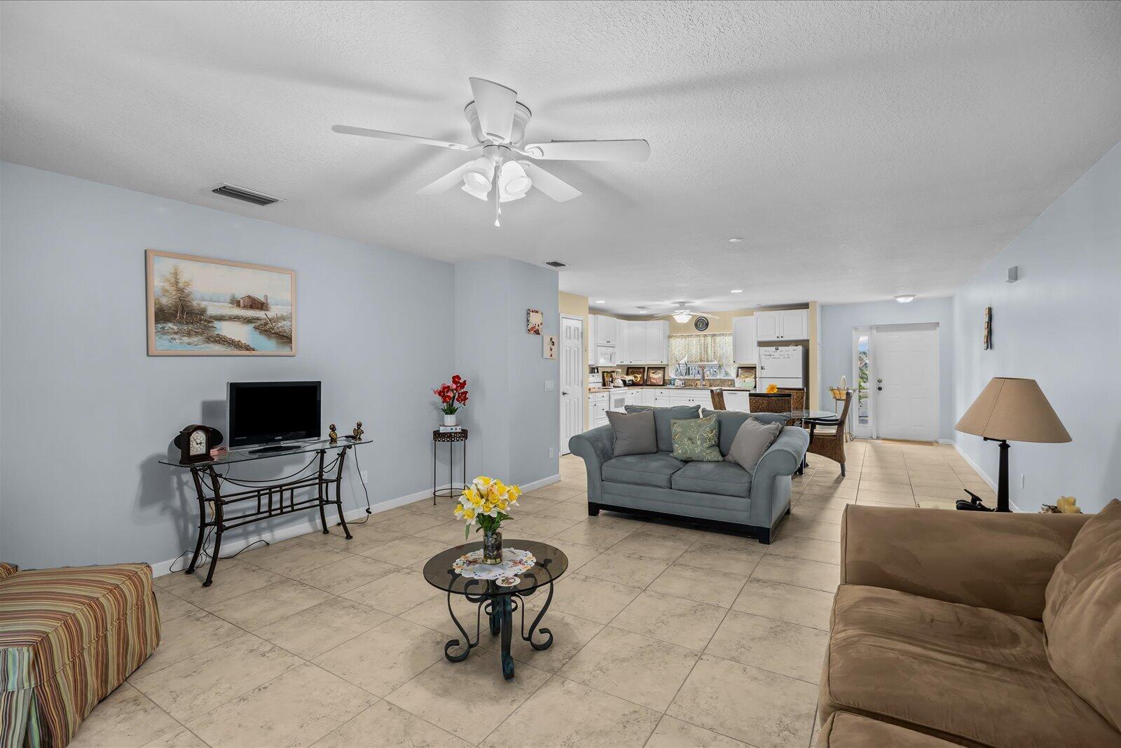 2074 Se Wild Meadow Circle Property Photo 4