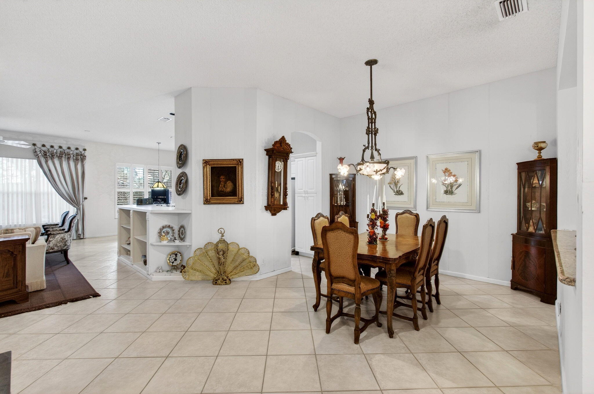 7844 Rockford Road Property Photo 4