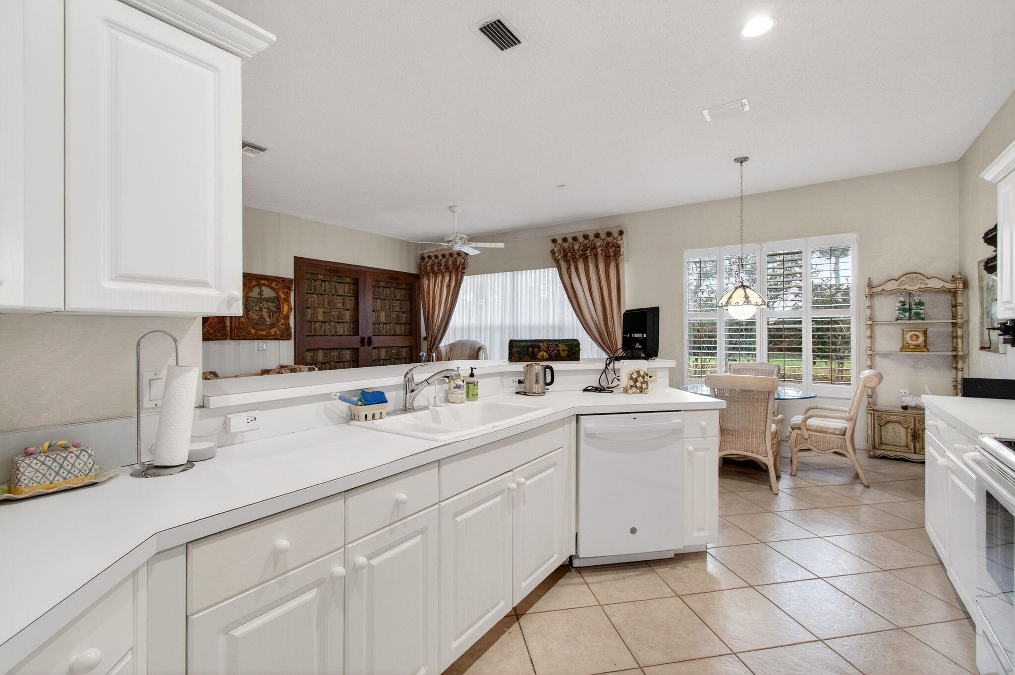 7844 Rockford Road Property Photo 11