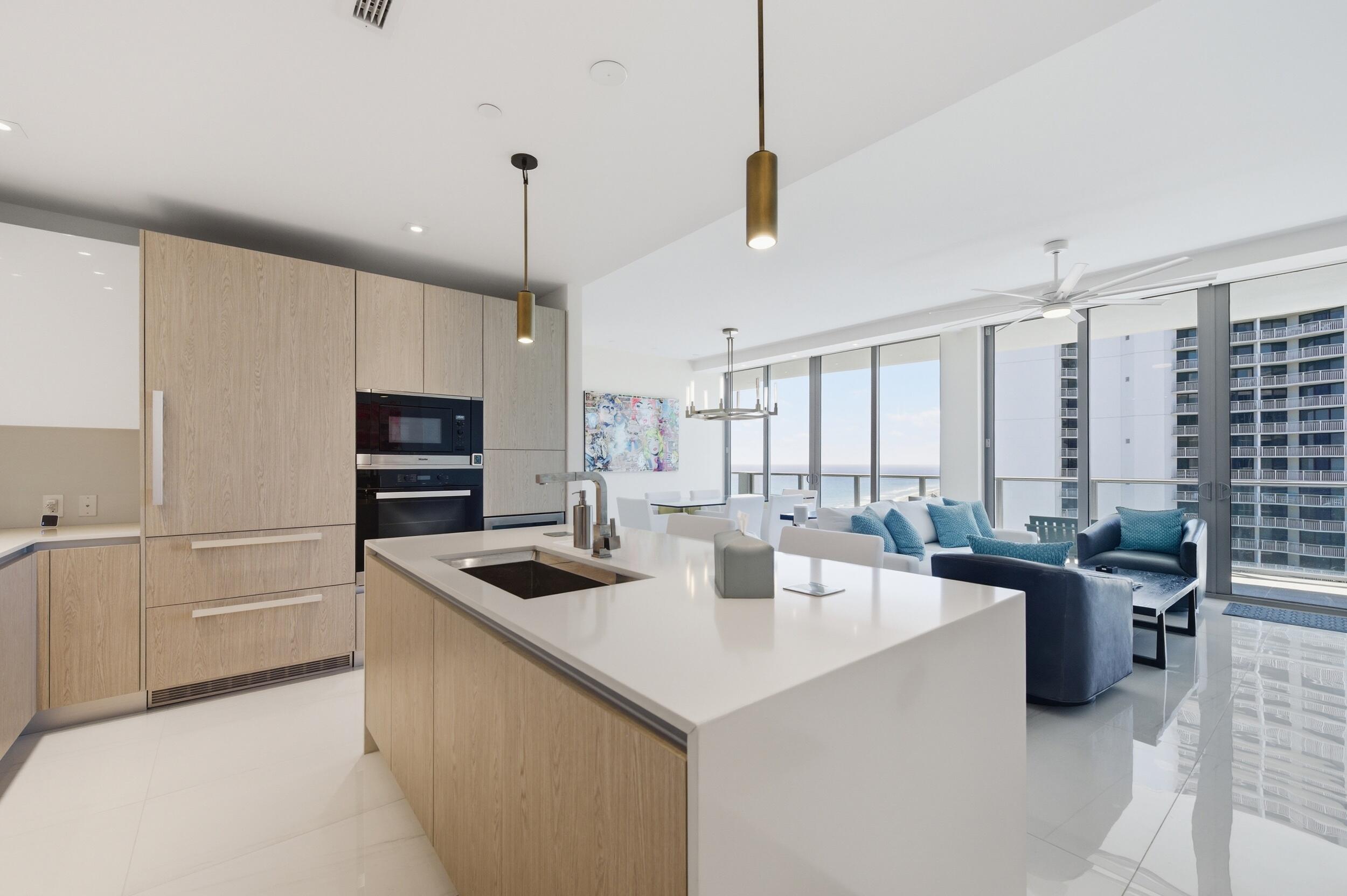 3100 N Ocean Drive H-1506 Property Photo 6