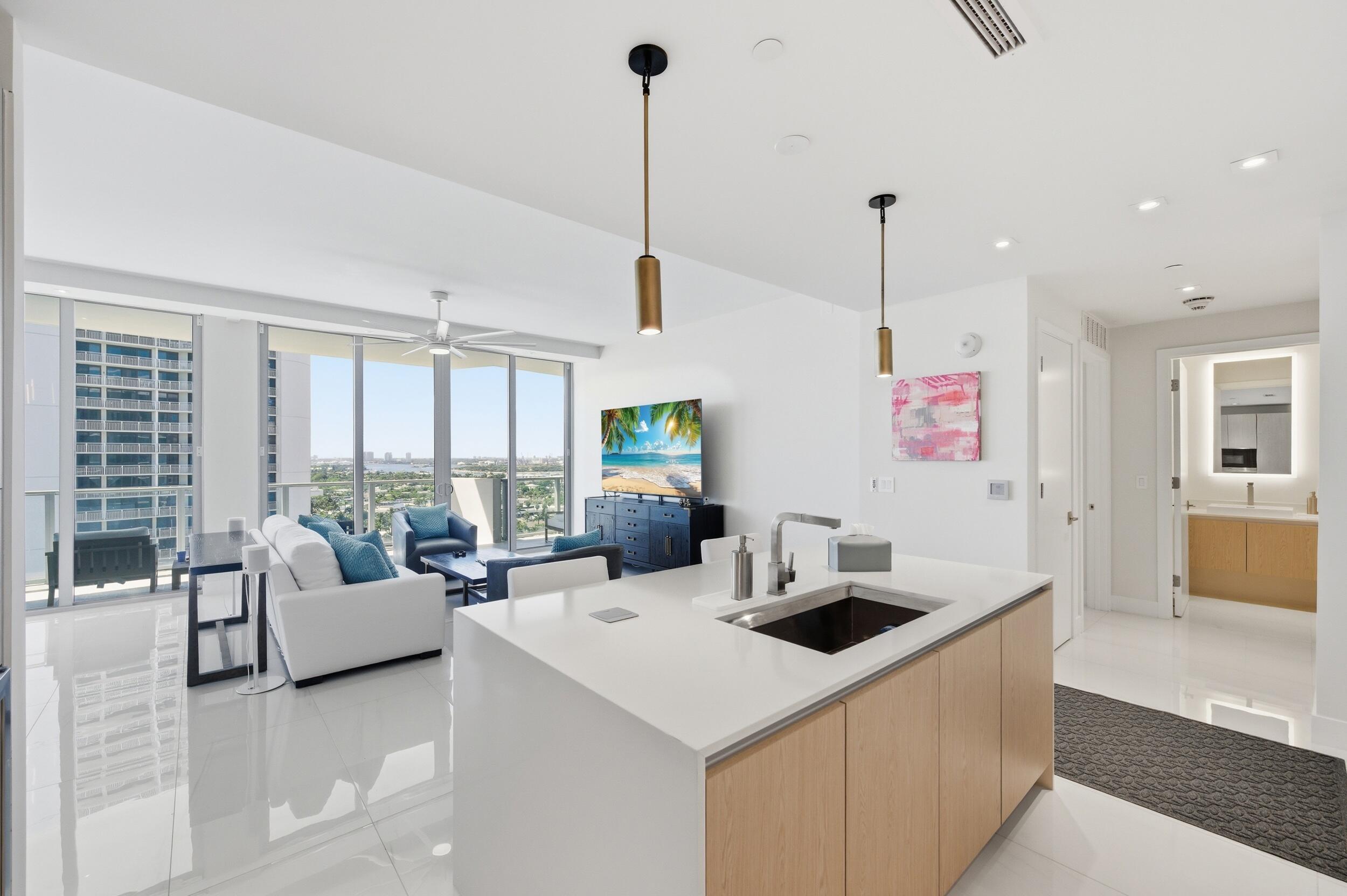 3100 N Ocean Drive H-1506 Property Photo 10
