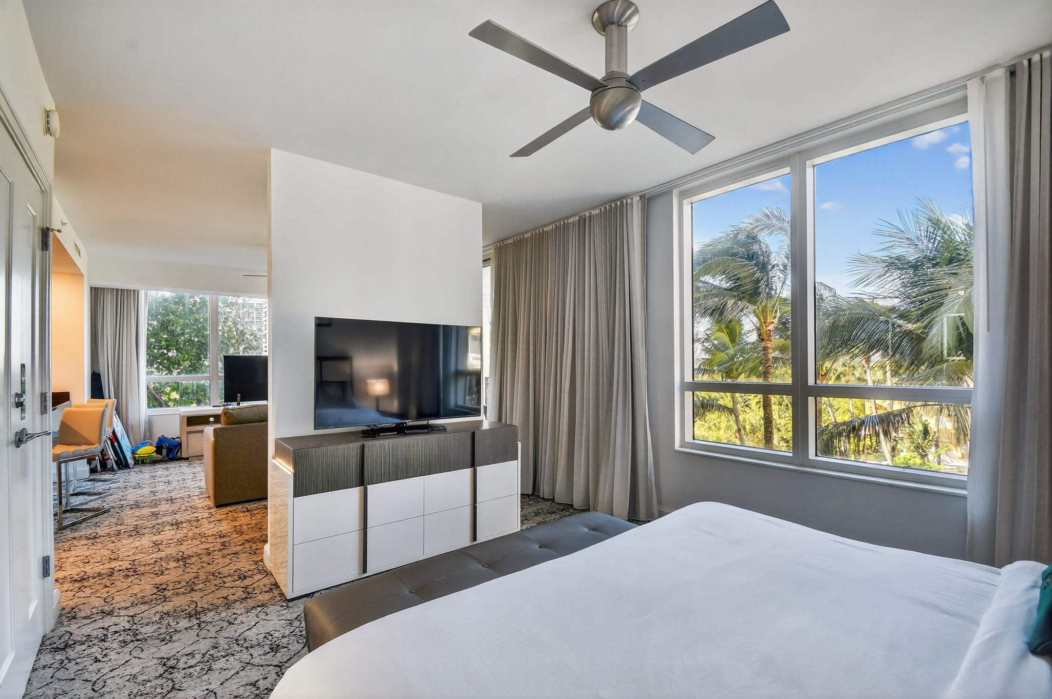 3800 N Ocean Drive 518 Property Photo 6