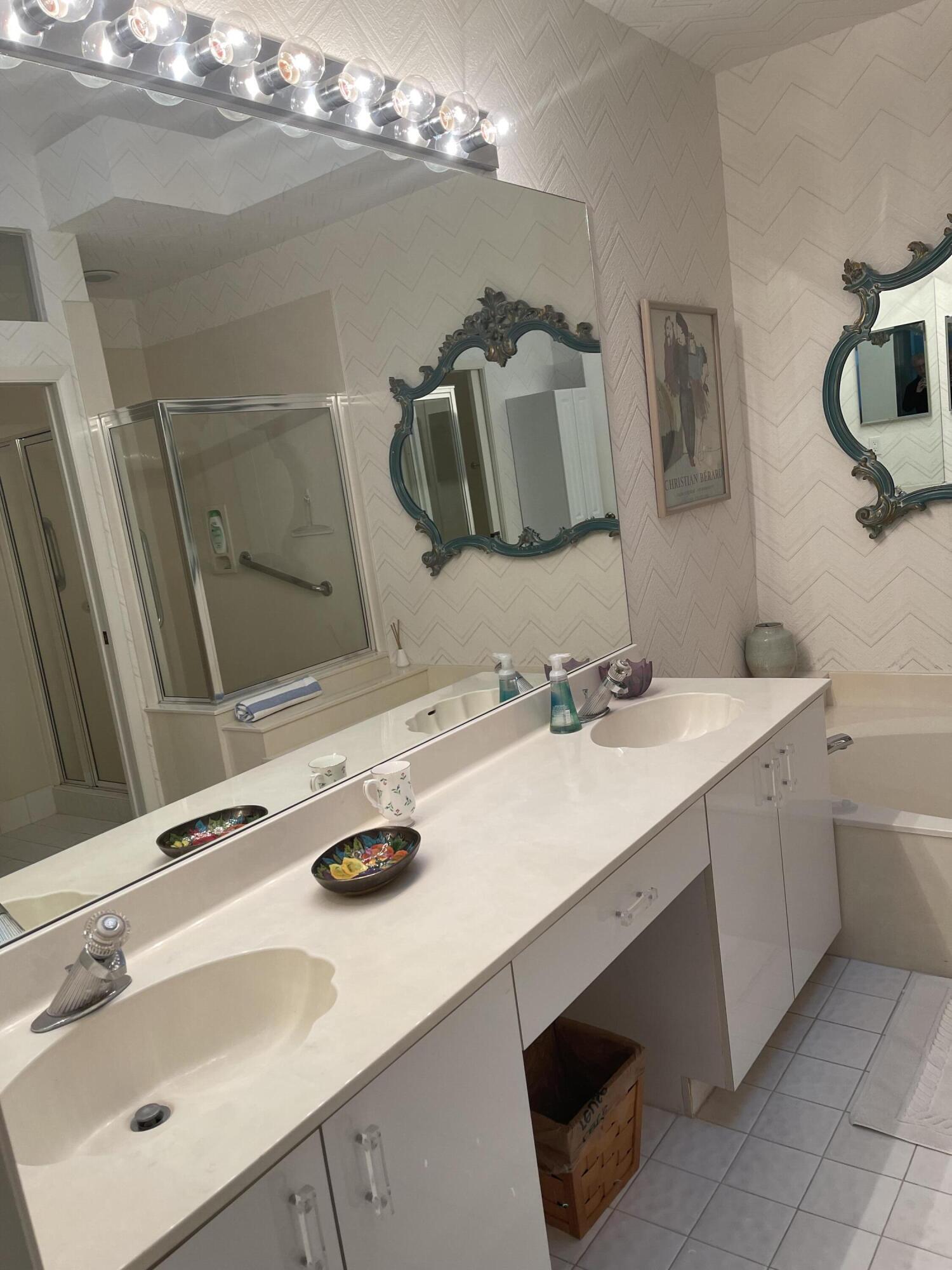 17560 Via Capri Property Photo 10