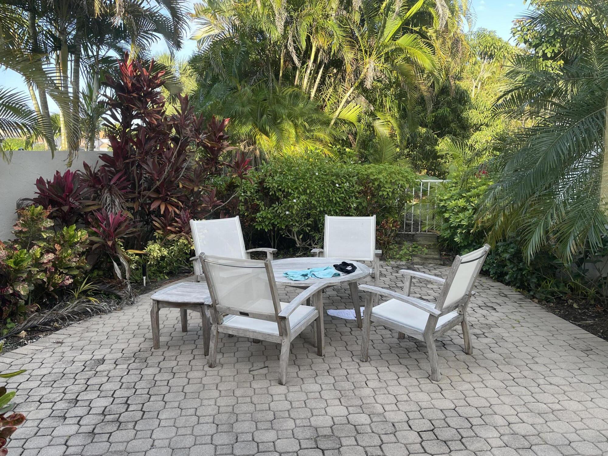 17560 Via Capri Property Photo 17