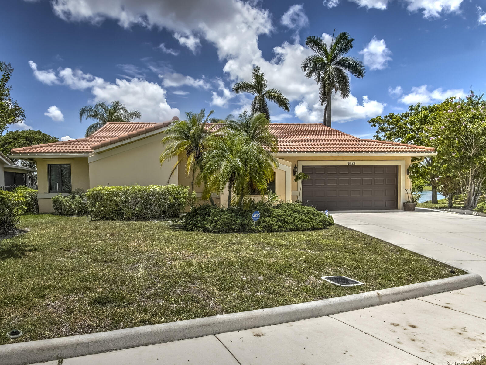 7625 Sunflower Drive Property Photo 3