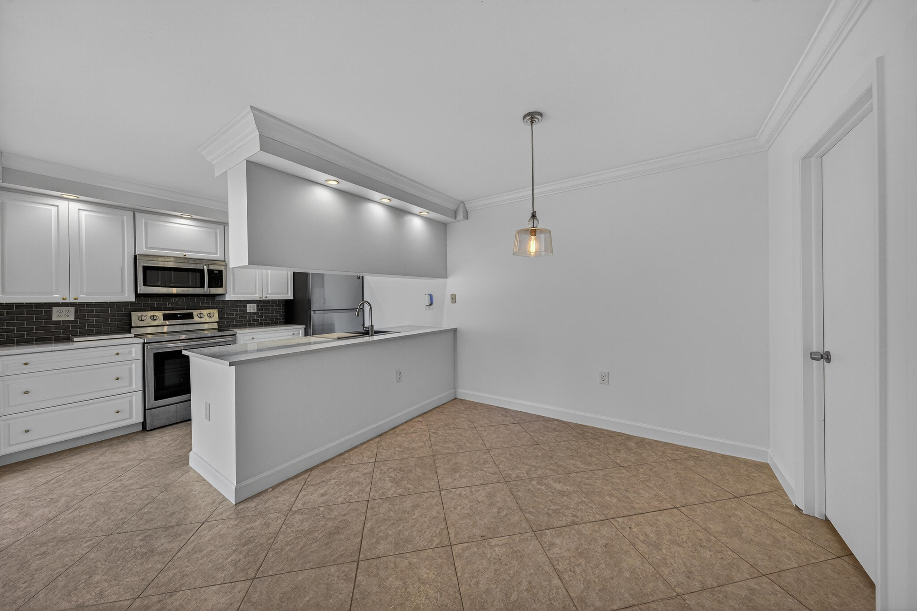 7811 78th Way Property Photo 32