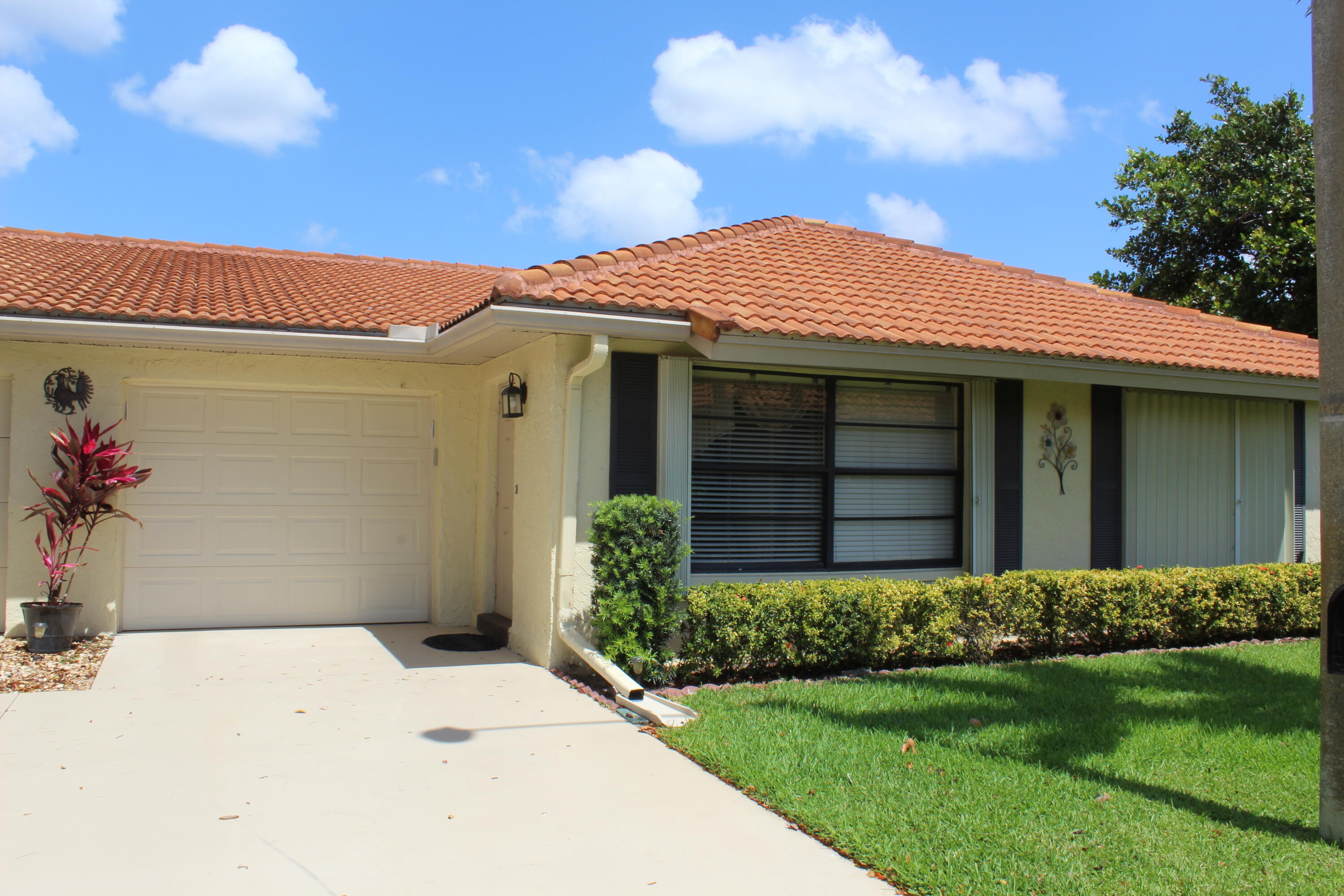 9940 Bauhinia Tree Way B Property Photo 1