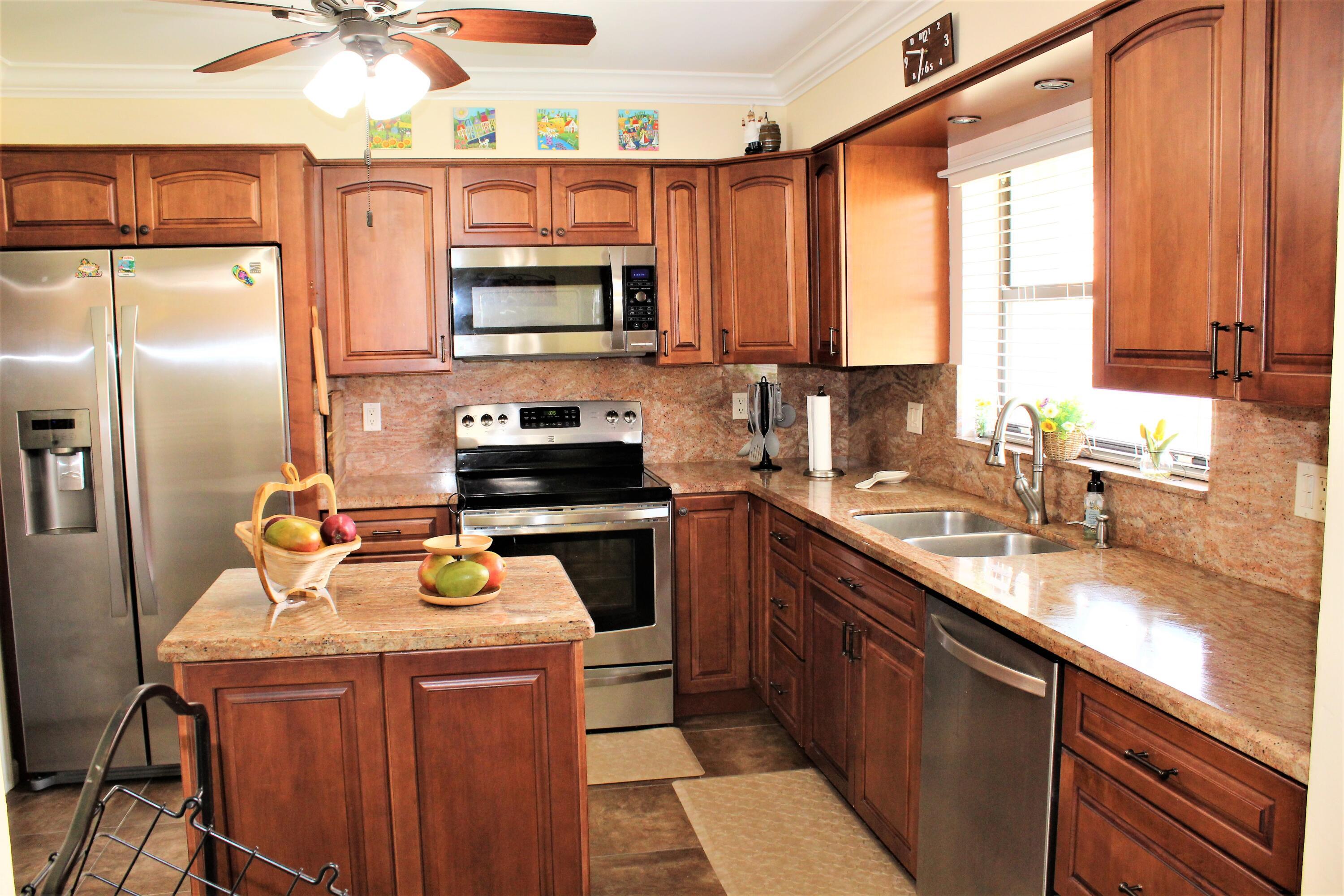 9940 Bauhinia Tree Way B Property Photo 2
