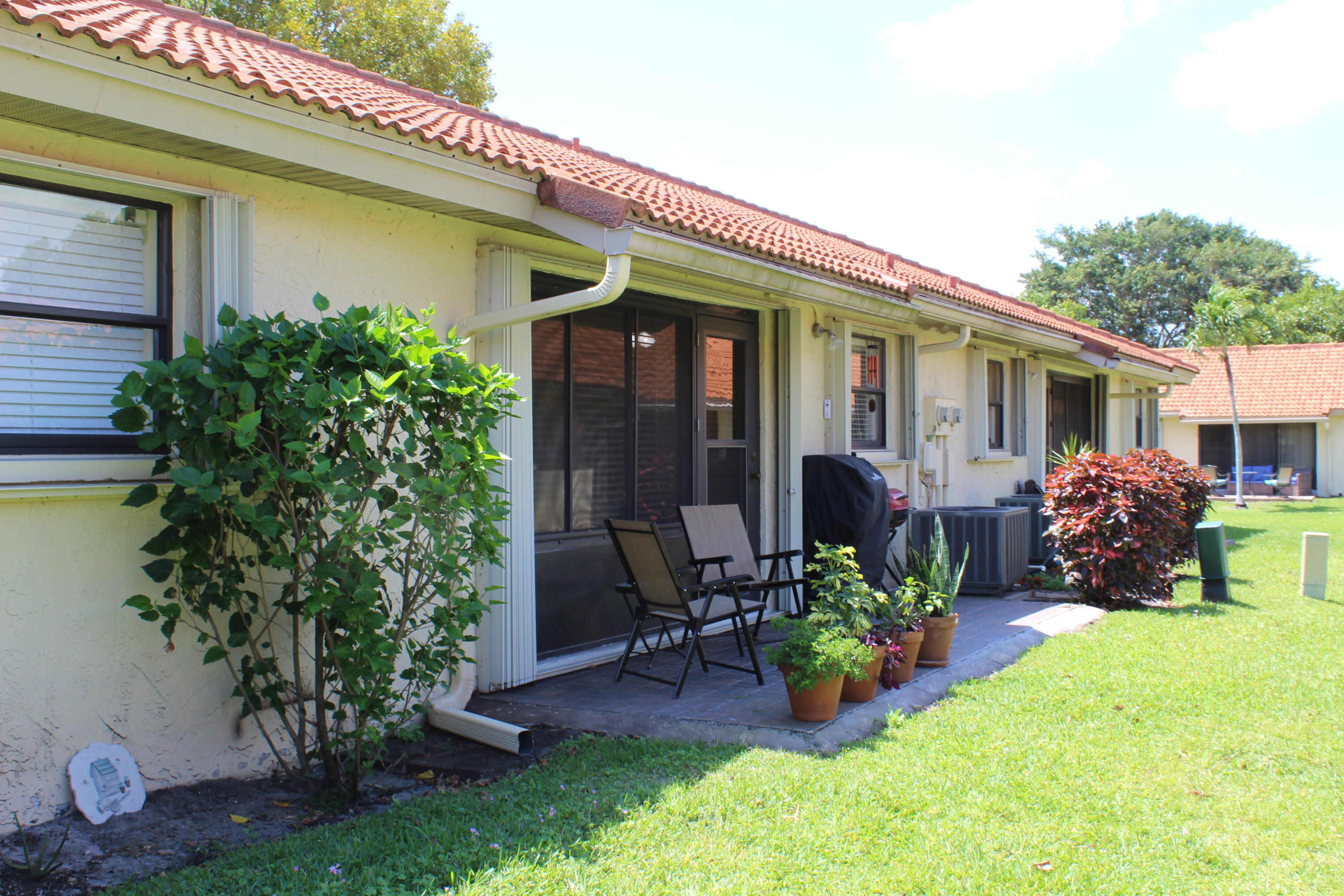 9940 Bauhinia Tree Way B Property Photo 12