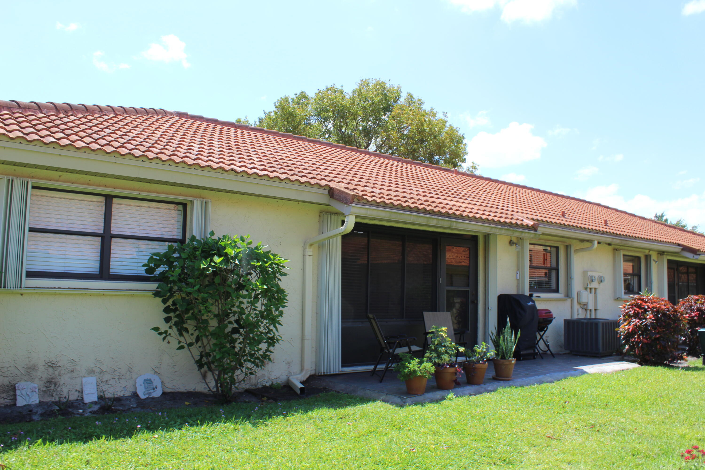 9940 Bauhinia Tree Way B Property Photo 15