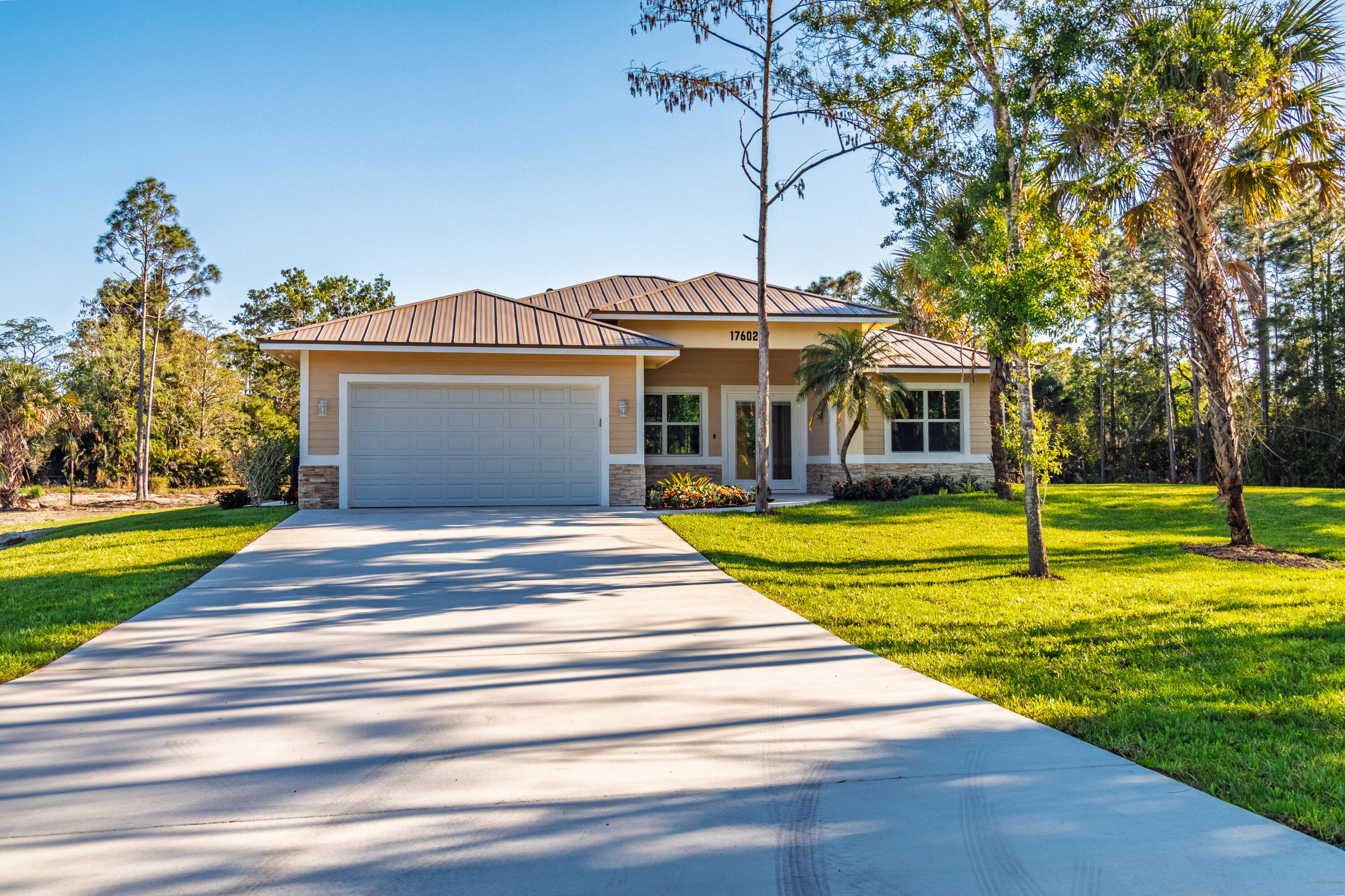 17602 63rd N Property Photo 1