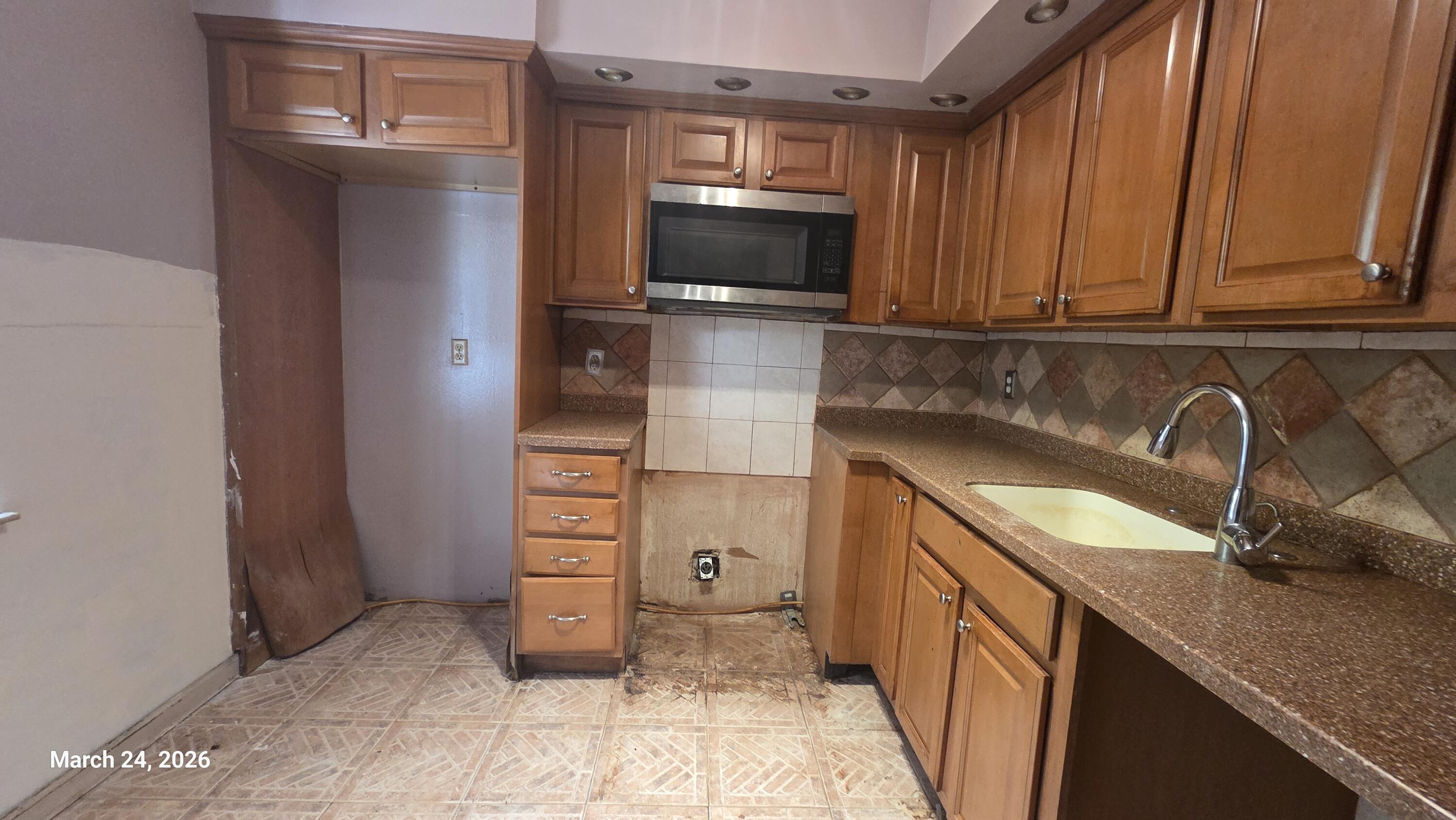 2801 Somerset Drive 101 Property Photo 2