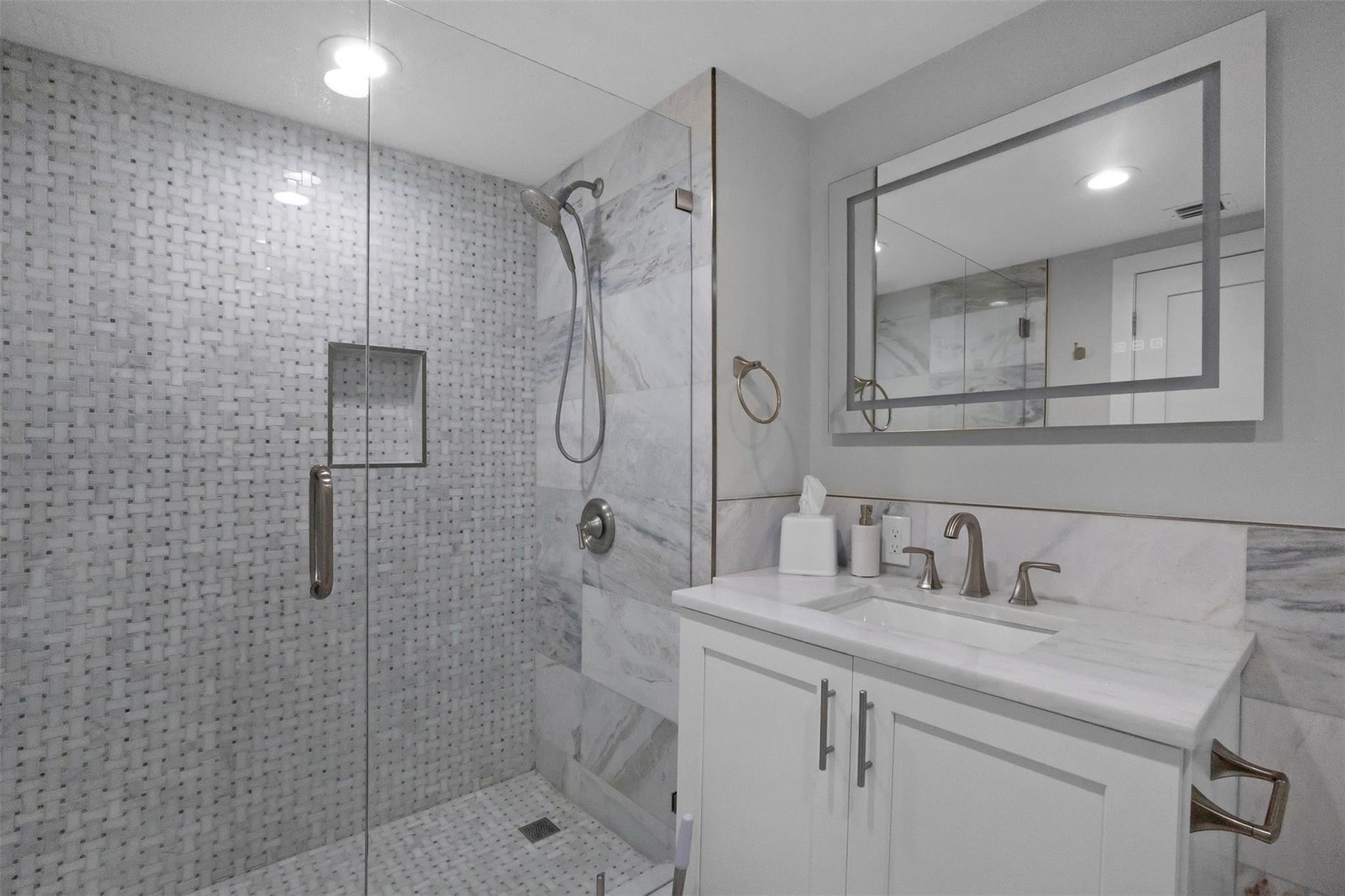 333 Sunset Drive 208 Property Photo 41