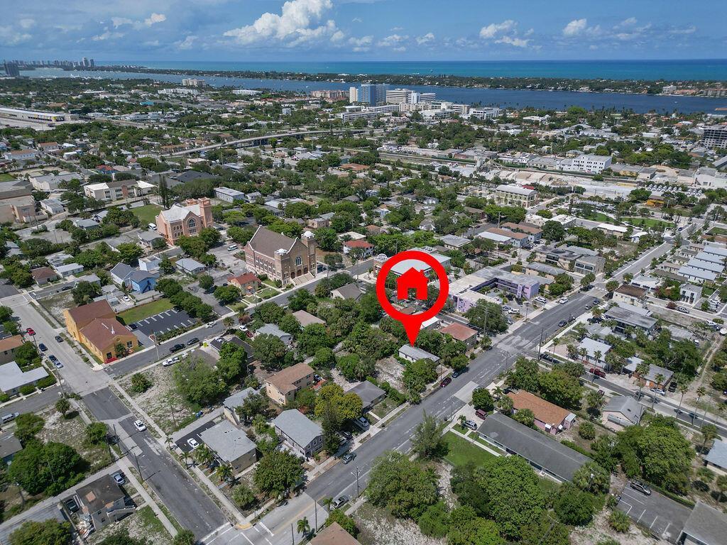 807 7th Street Property Photo 4