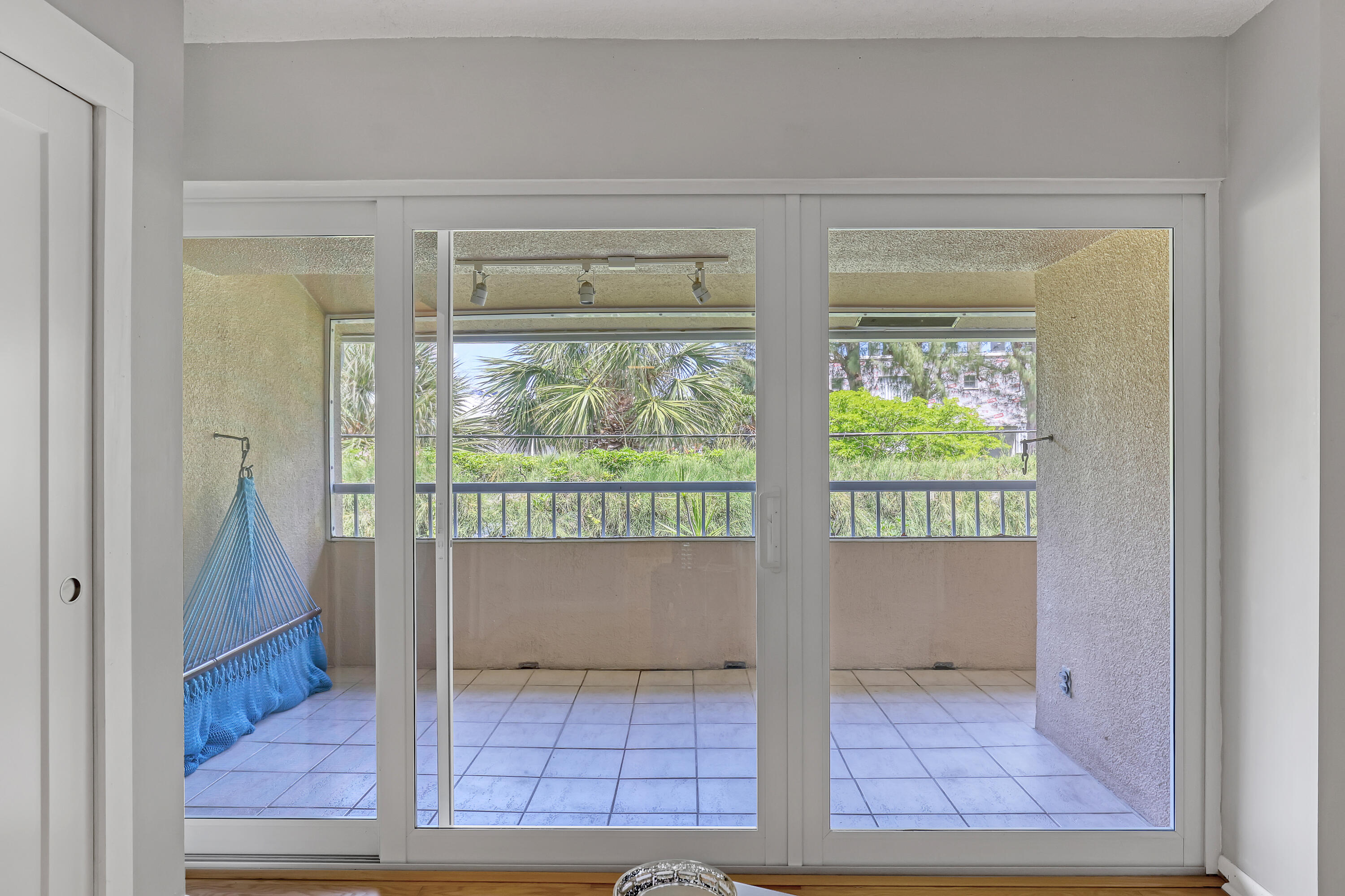 1100 Surf Road 104 Property Photo 23