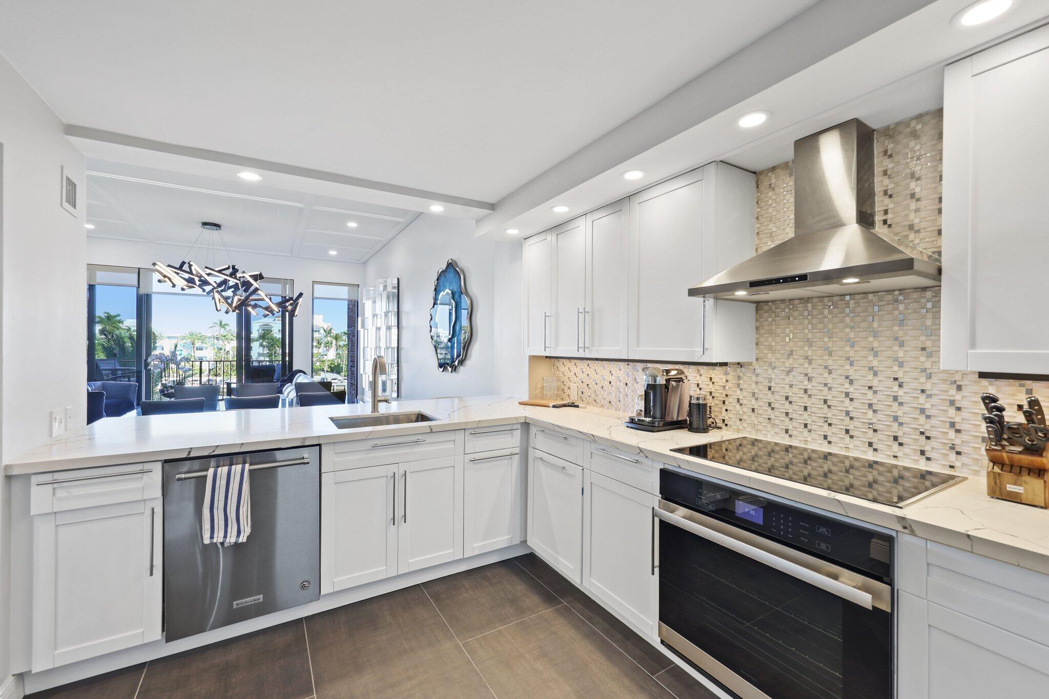 1800 S Ocean Drive 404 Property Photo 15